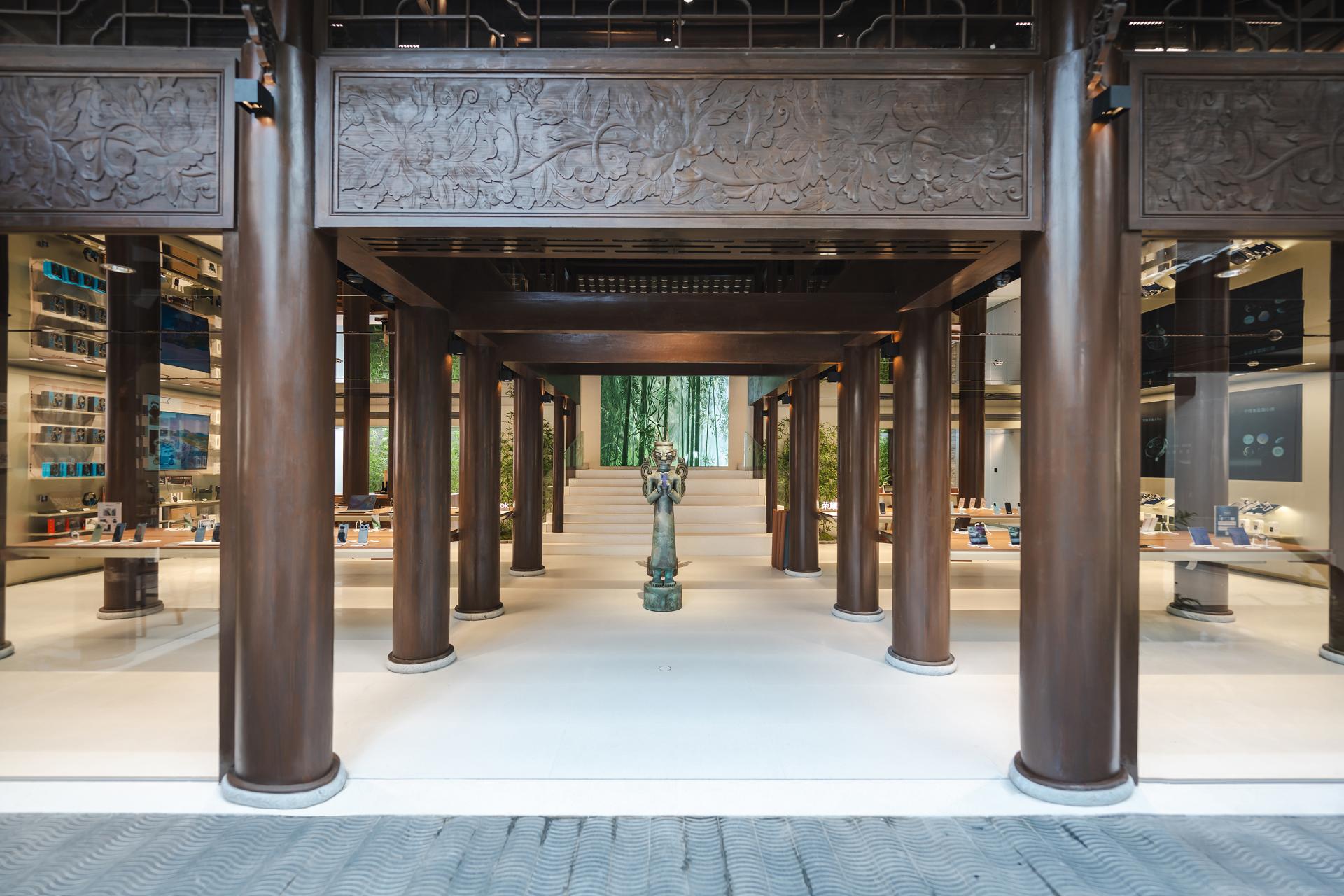 London Design Awards Winner - Logo Design for the Opening of Chengdu HONOR Retail Store