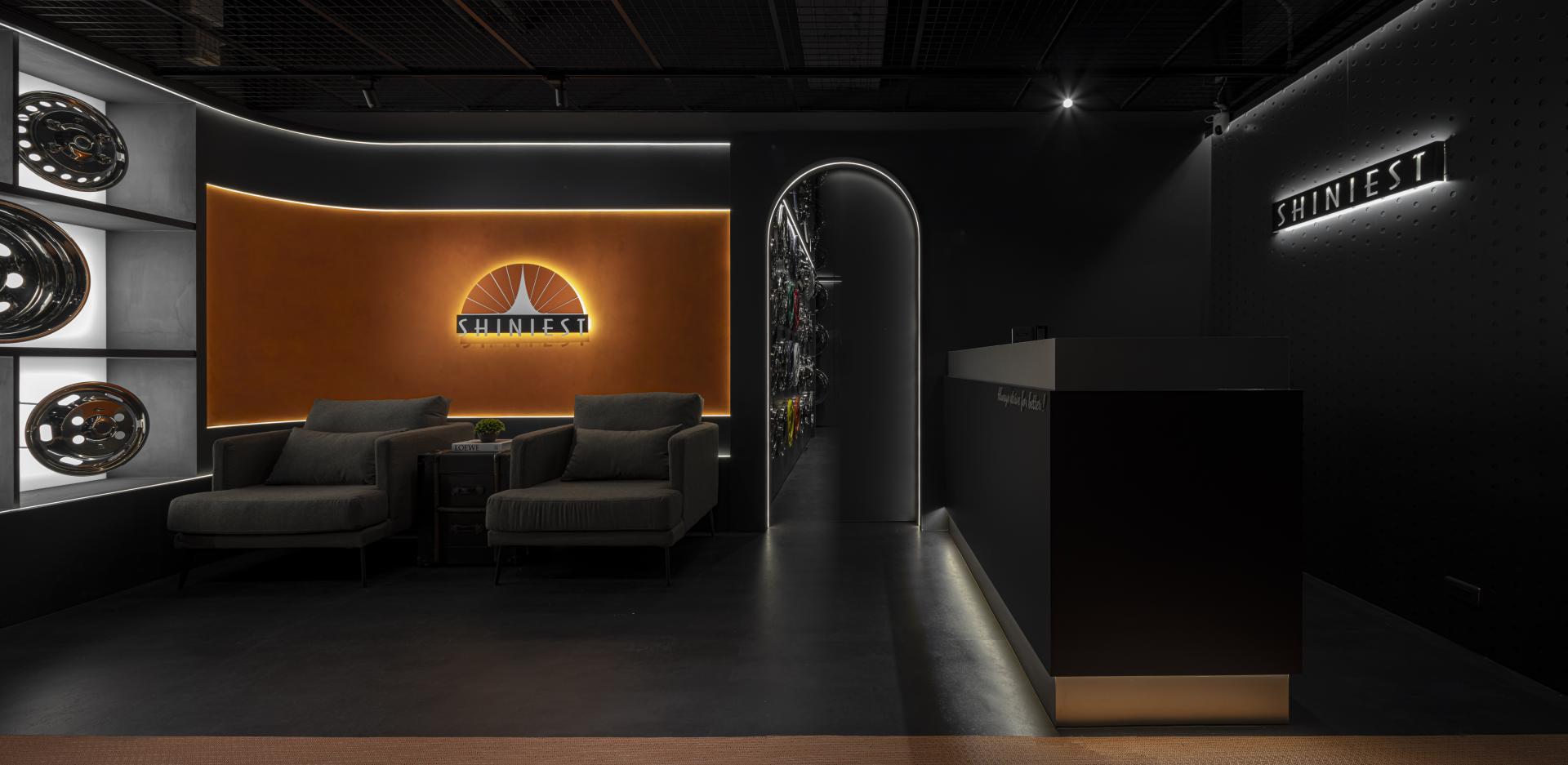 London Design Awards Winner - Steel Orange Realm