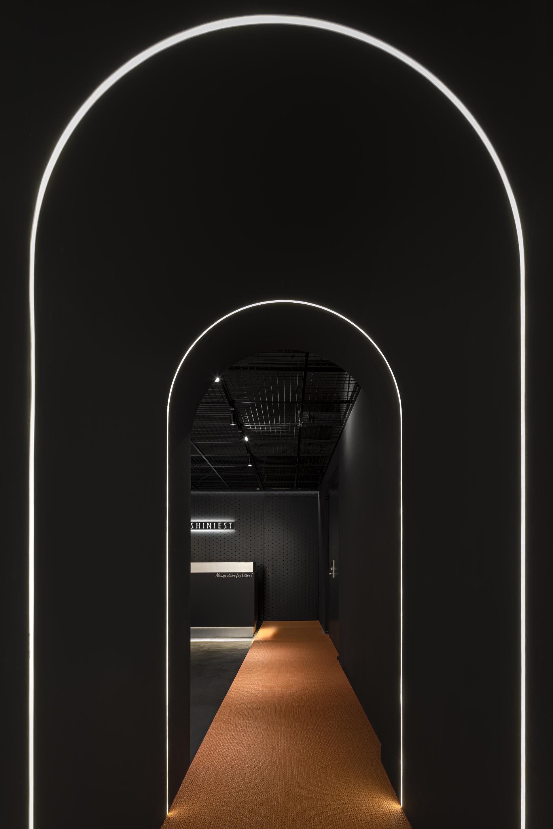 London Design Awards Winner - Steel Orange Realm