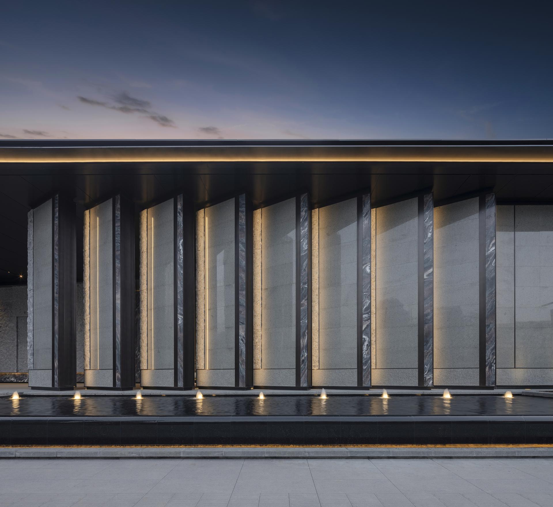 London Design Awards Winner - GLORY OF THRONES
