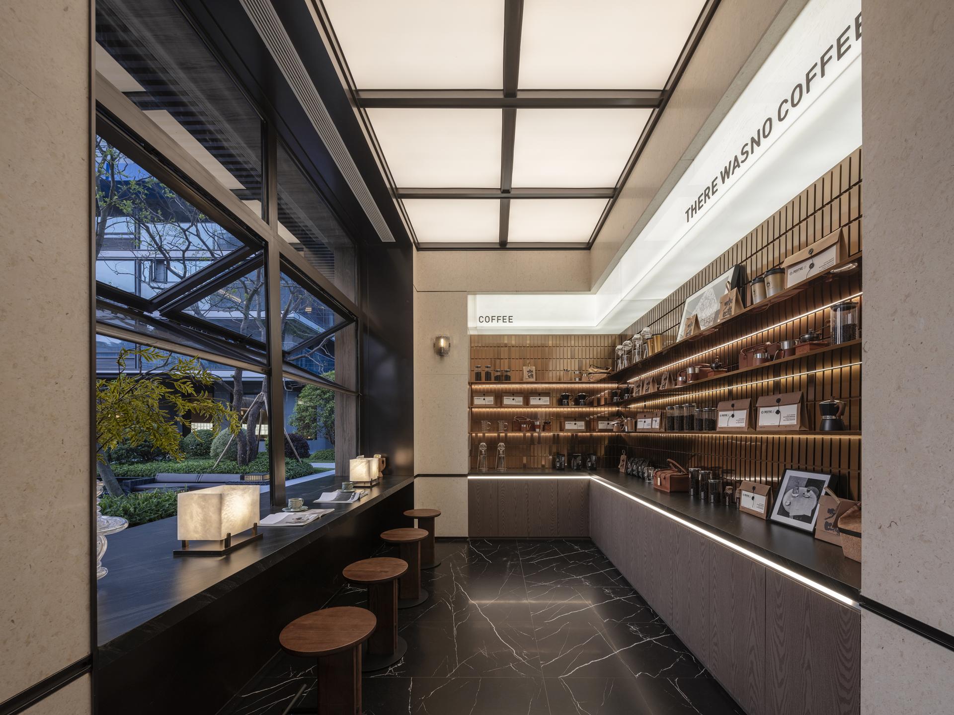 London Design Awards Winner - GLORY OF THRONES