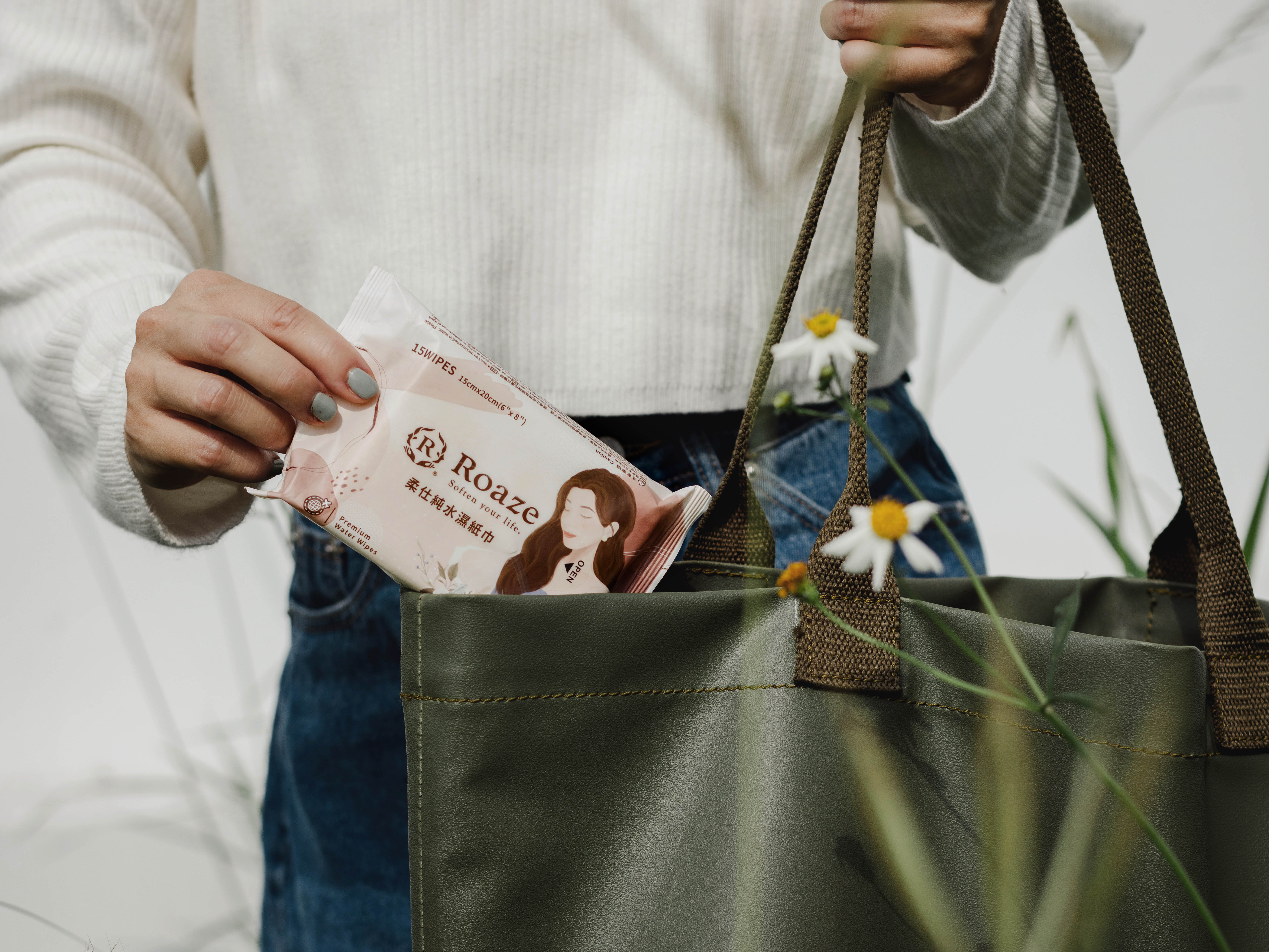 London Design Awards Winner - Soften Your Life - Roaze Multi-purpose Cotton Wipes