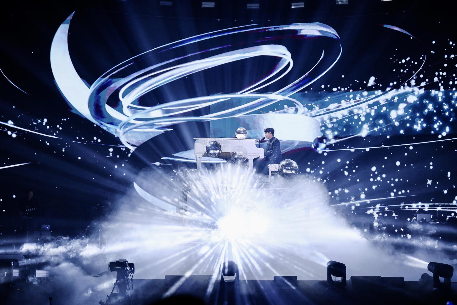 London Design Awards Winner - Michael Wong Lonely Planet 2.0 Concert Tour