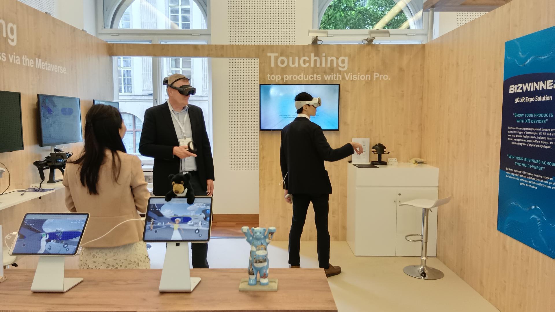 London Design Awards Winner - BizWinner 5G XR Expo Solution