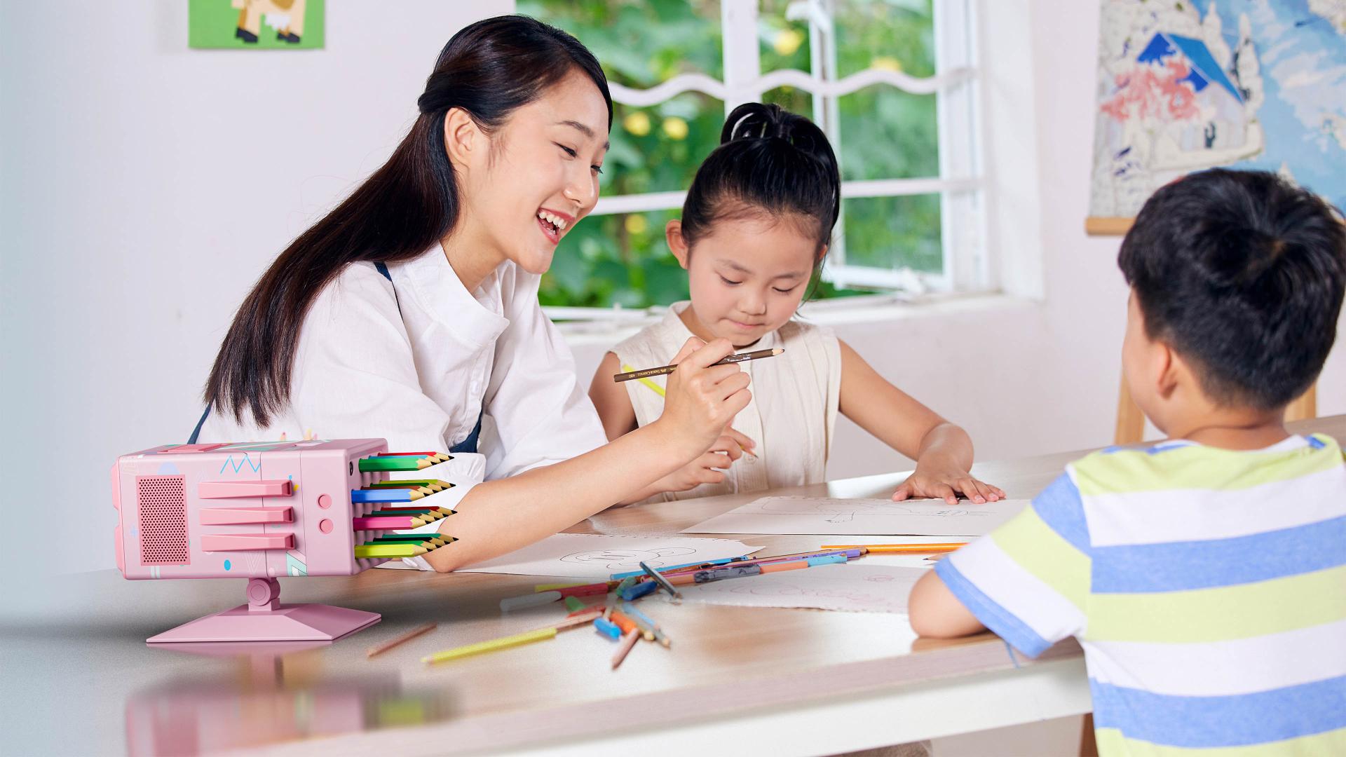 London Design Awards Winner - Multifunctional Pencil Sharpener Holder
