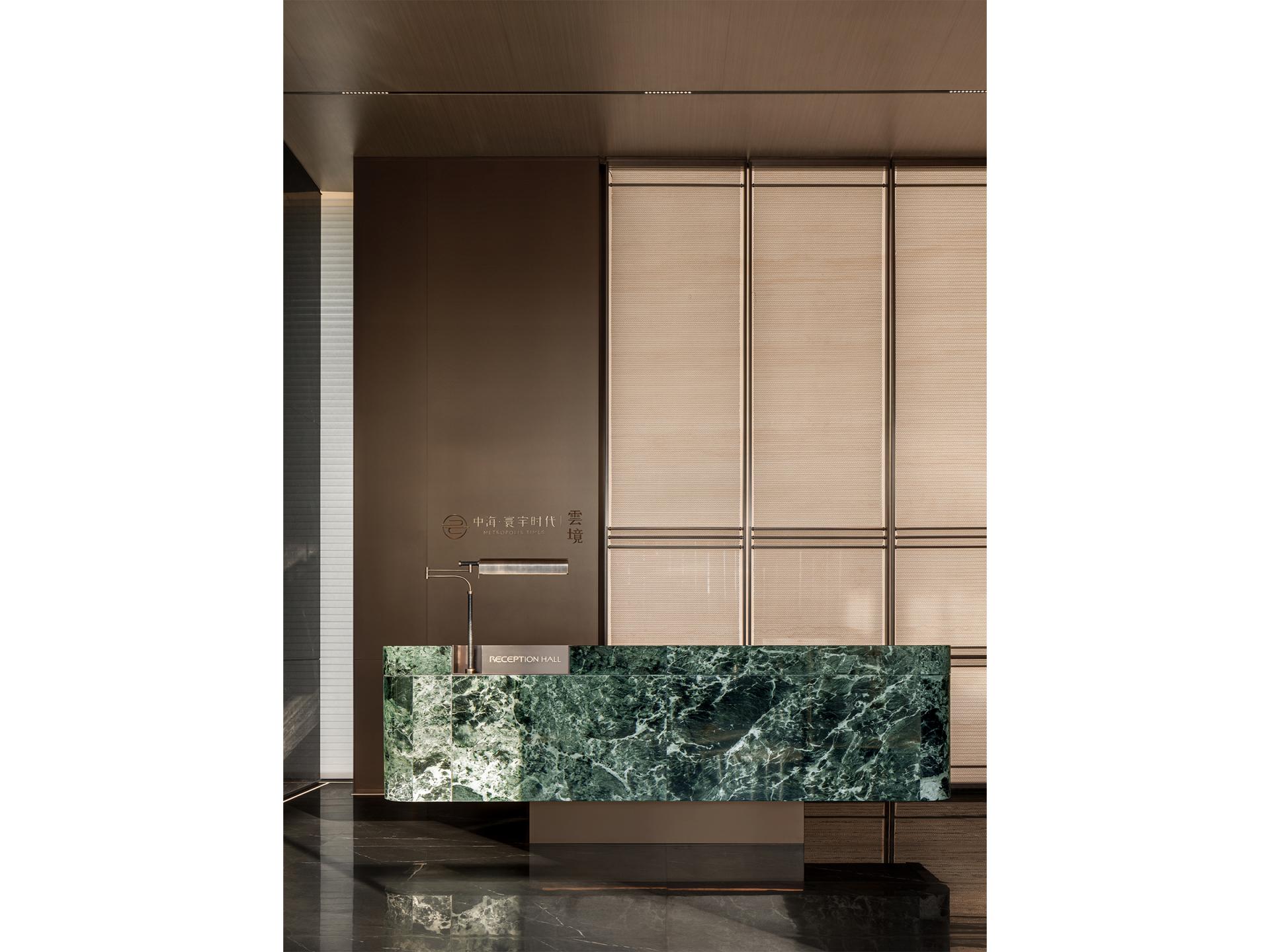 London Design Awards Winner - METROPOLIS TIMES
