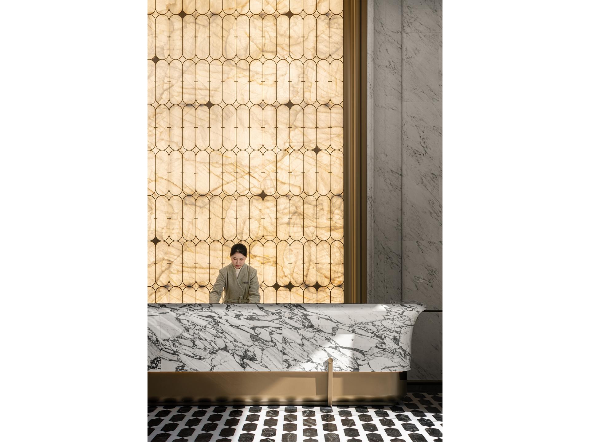 London Design Awards Winner - REFLECT ALLEYS