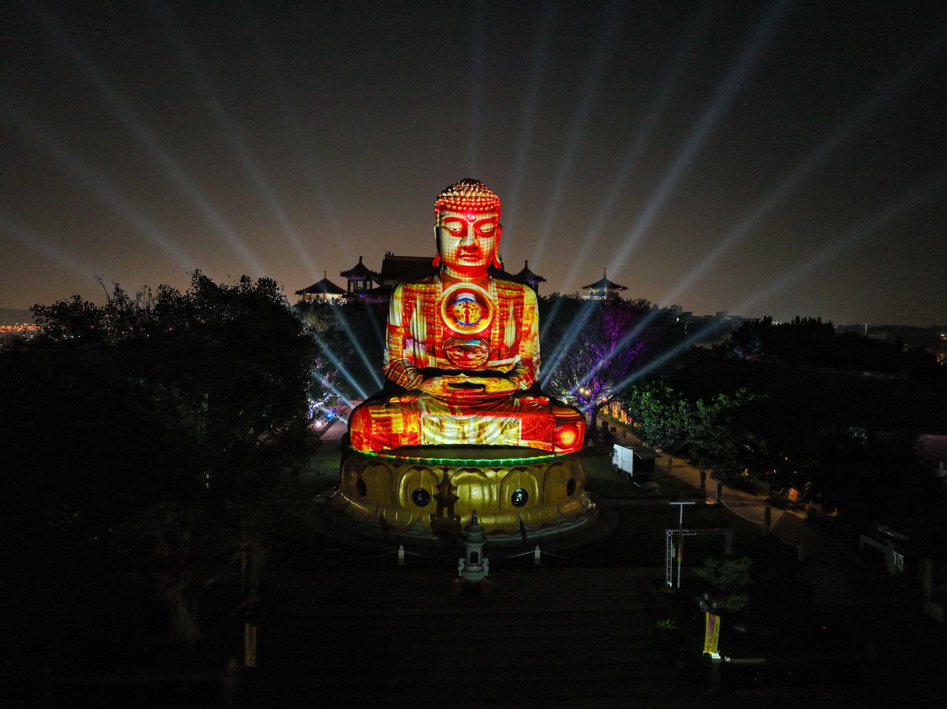 London Design Awards Winner - 2024 Changhua Moon Shadow Lantern Festival