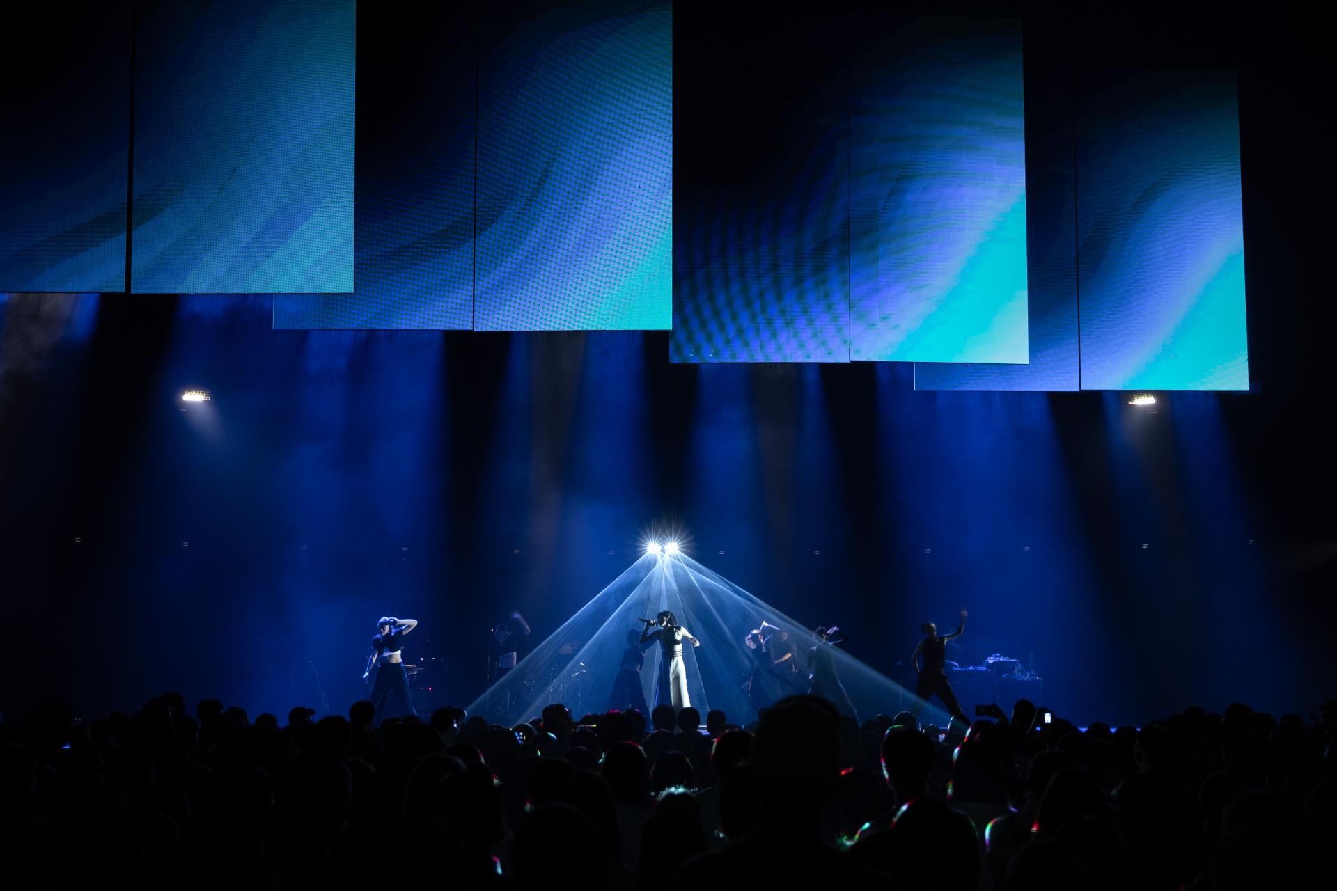 London Design Awards Winner - Enno Cheng Daughters Concert