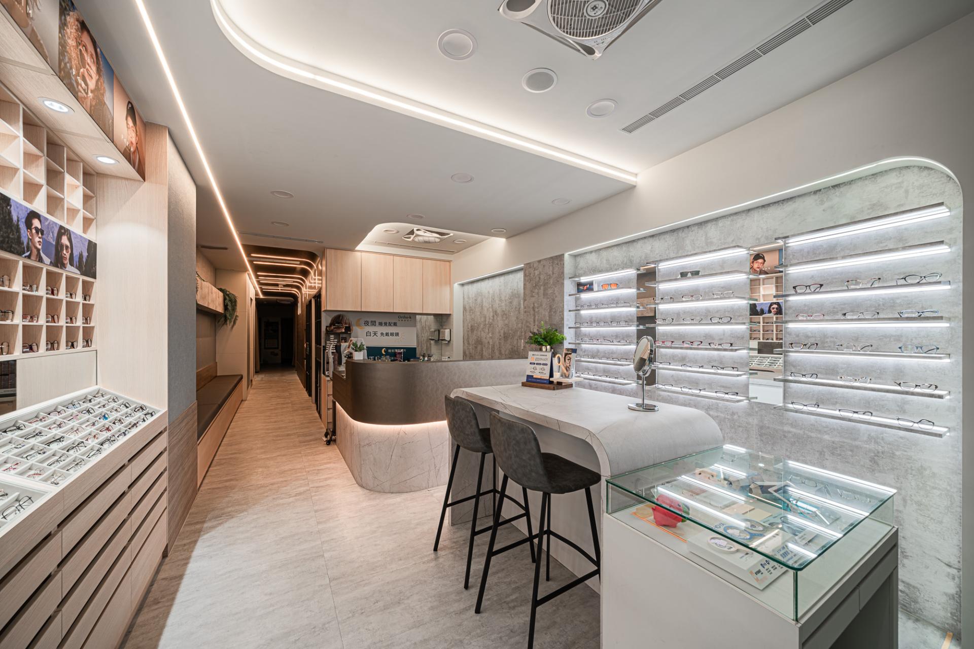London Design Awards Winner - OptiSphere Eye Center