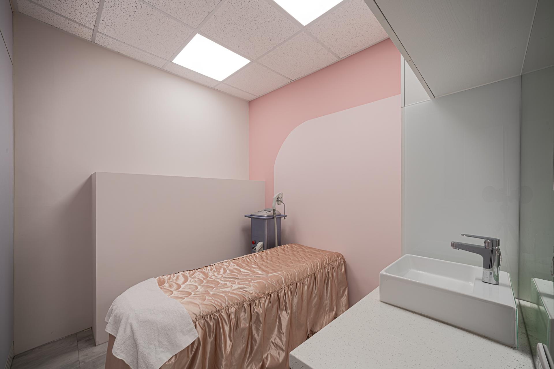 London Design Awards Winner - OptiSphere Eye Center