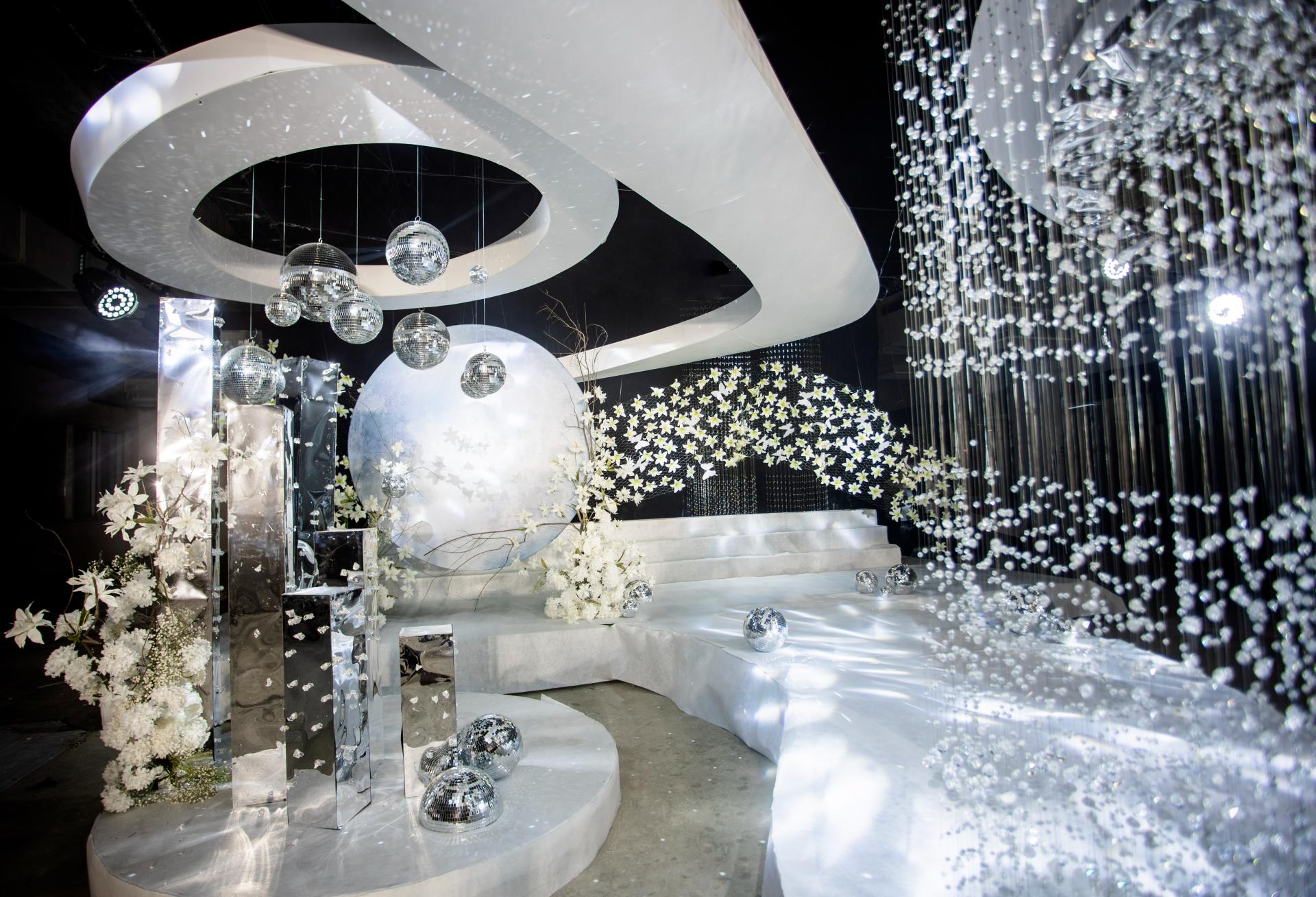 London Design Awards Winner - Aurora Interstellar