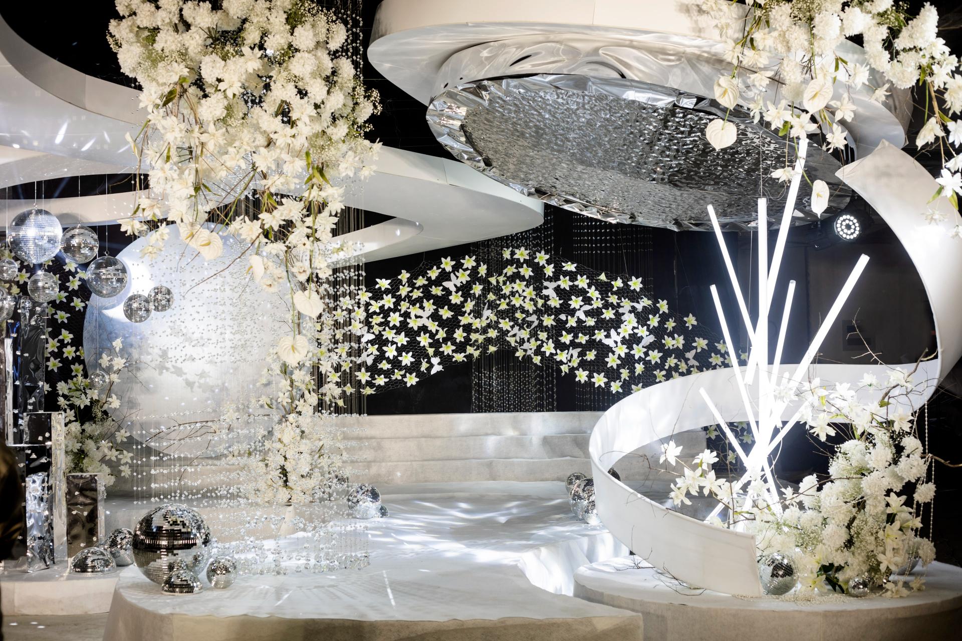 London Design Awards Winner - Aurora Interstellar