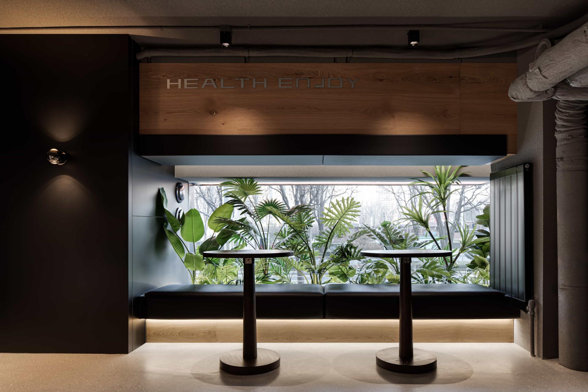 London Design Awards Winner - YIHE