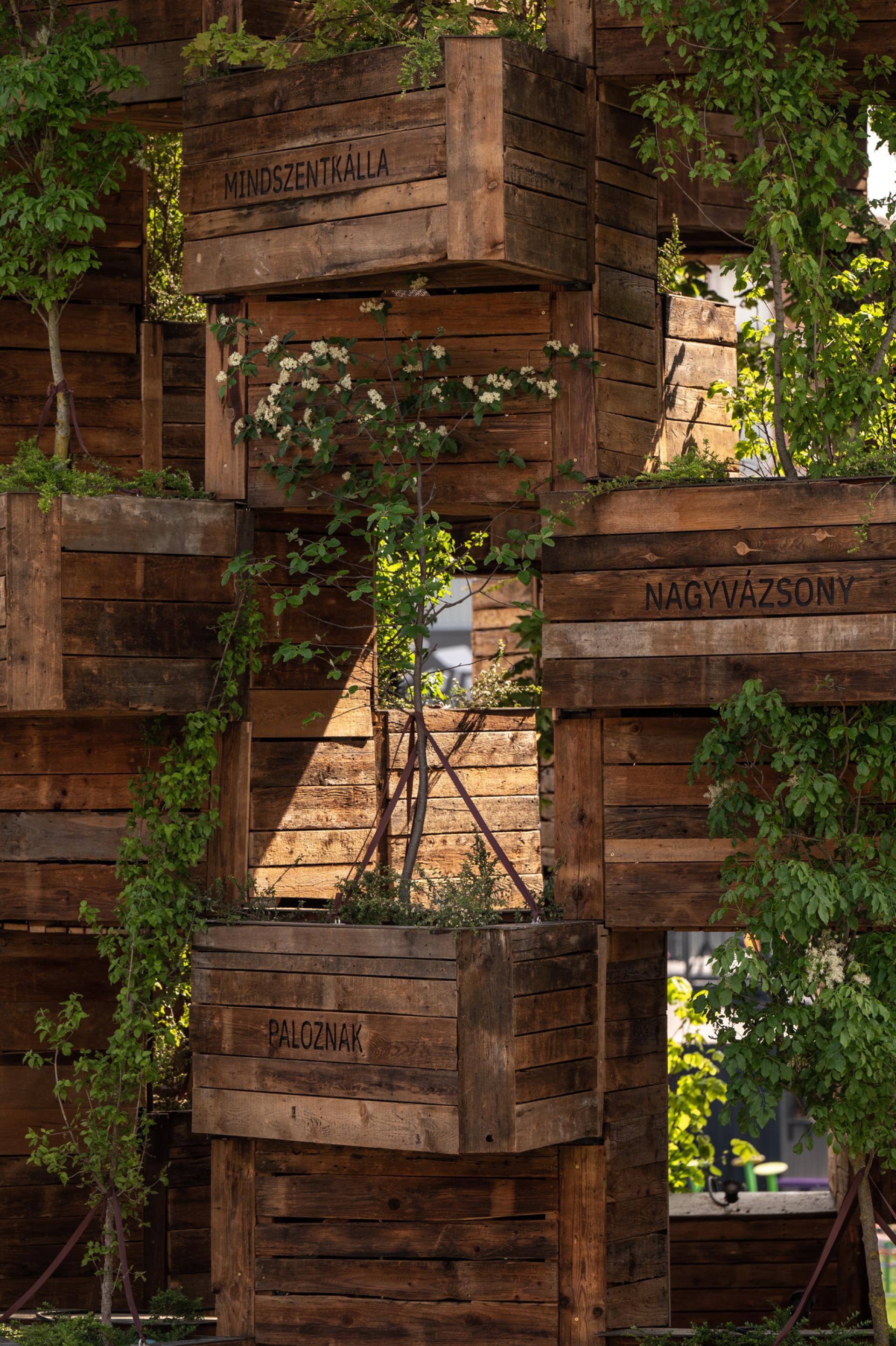 London Design Awards Winner - Garden of Communities