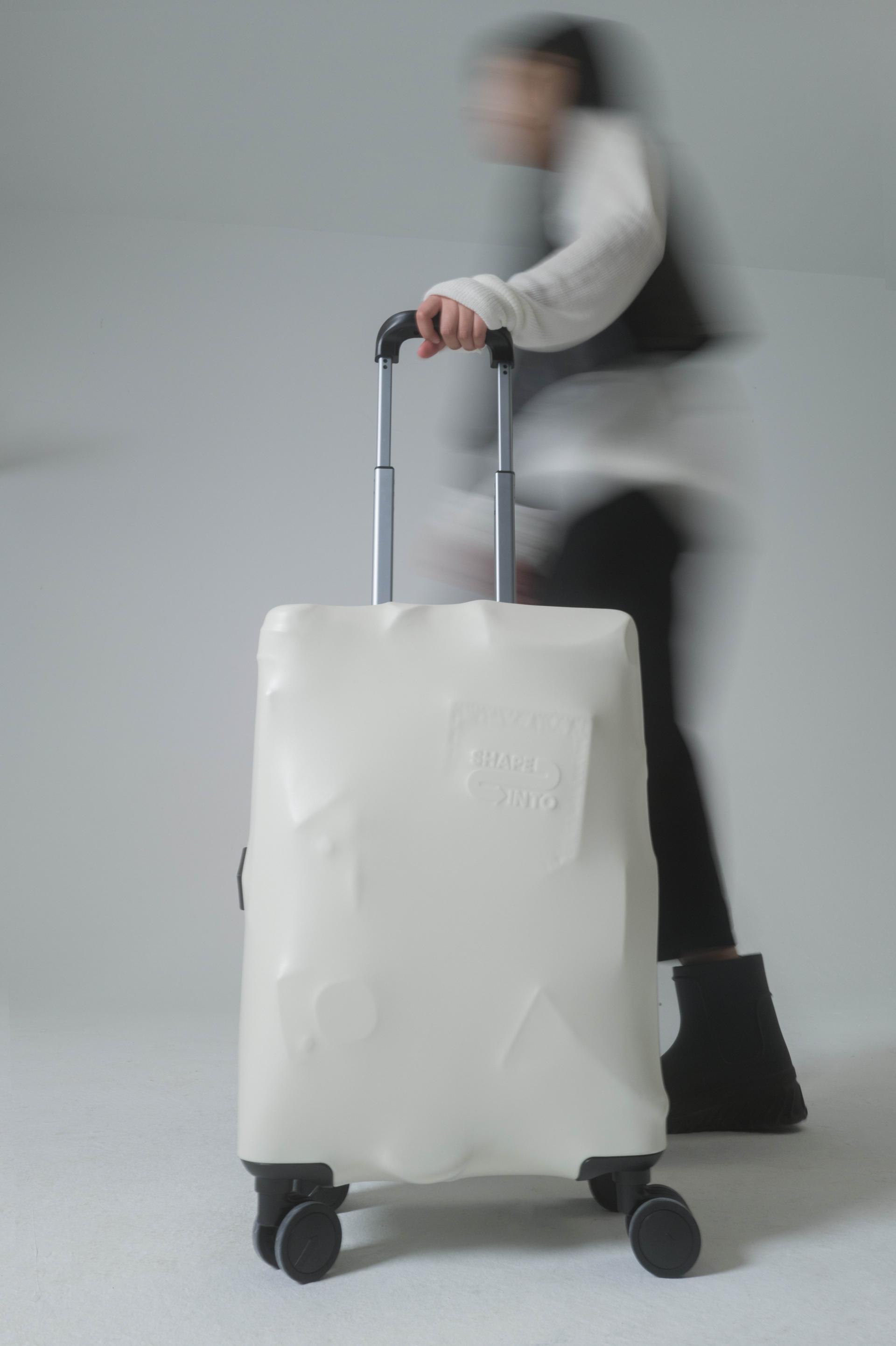 London Design Awards Winner - PACK SERIES 20-inch Suitcase