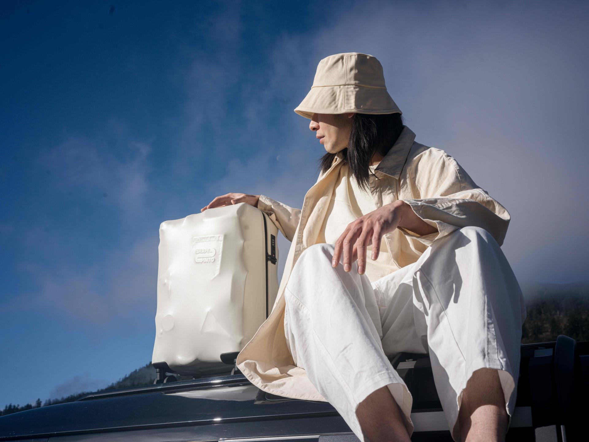 London Design Awards Winner - PACK SERIES 20-inch Suitcase