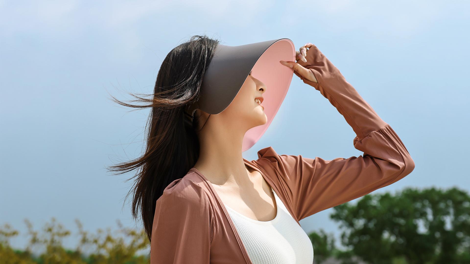 London Design Awards Winner - A Rollable Hat