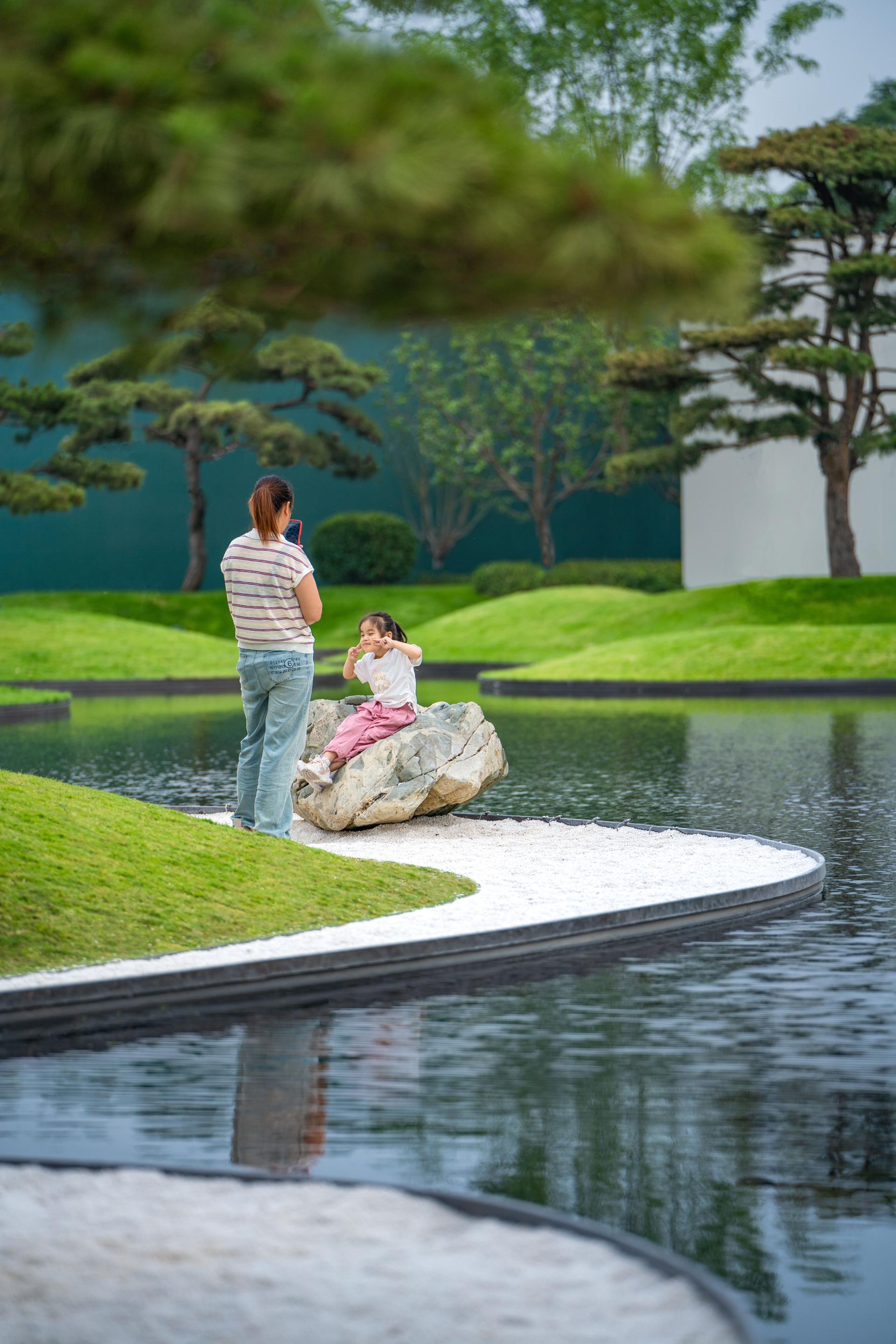 London Design Awards Winner - Yincuixuan - Floating Art Museum