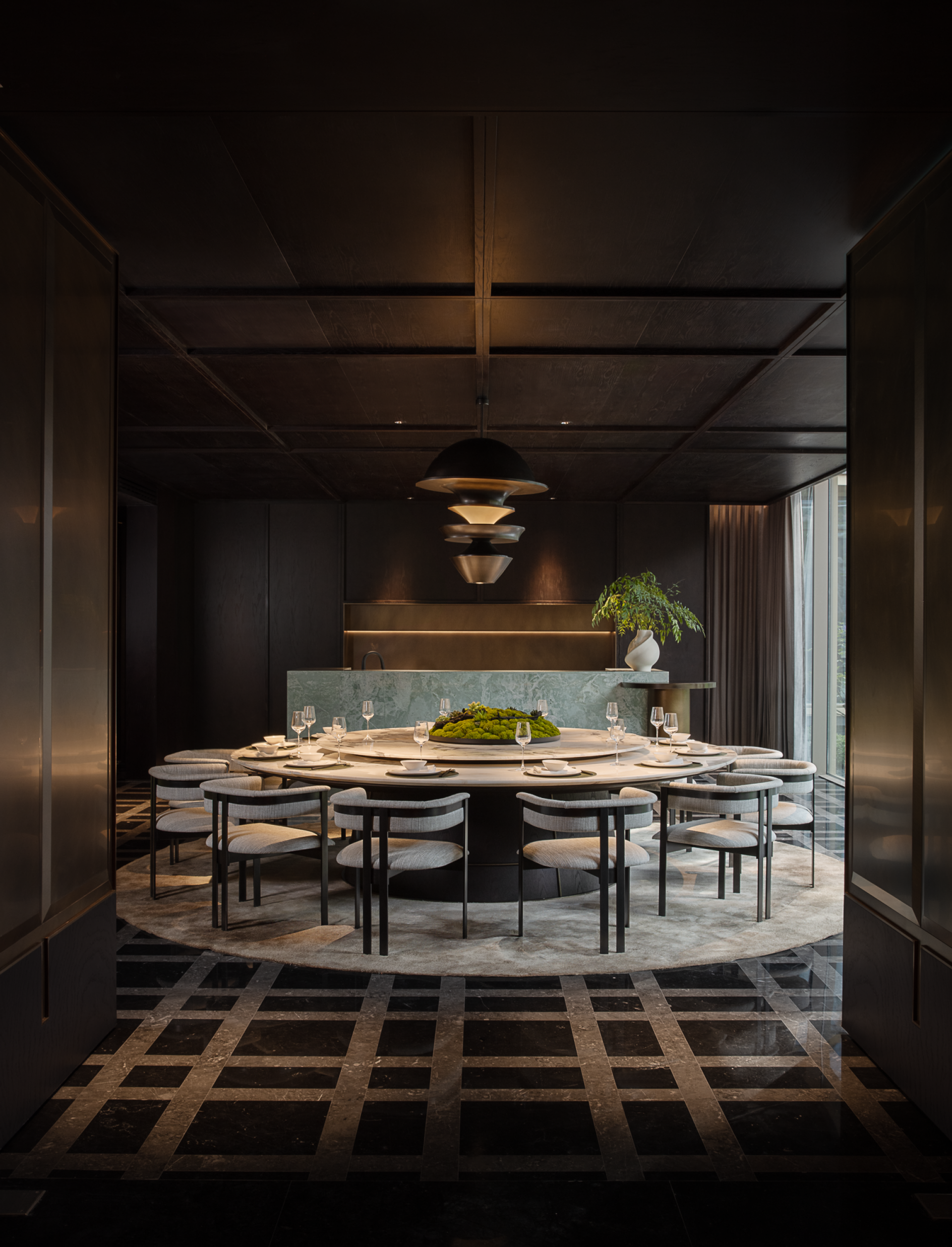London Design Awards Winner - CROWN VILLA'S MEMBER CLUB