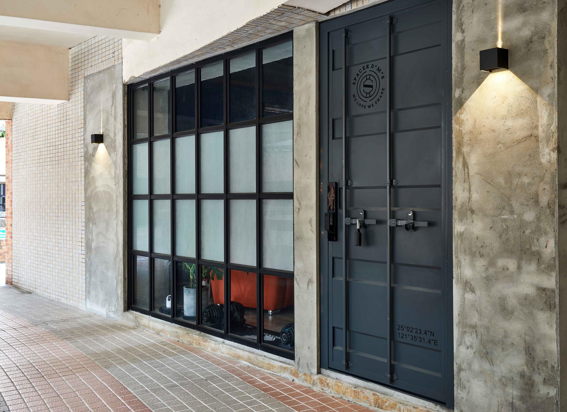 London Design Awards Winner - Metallic Rock