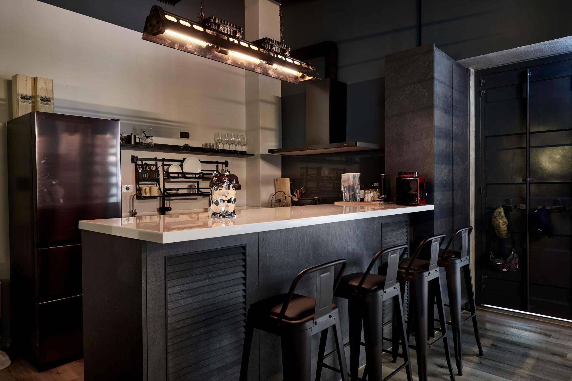 London Design Awards Winner - Metallic Rock