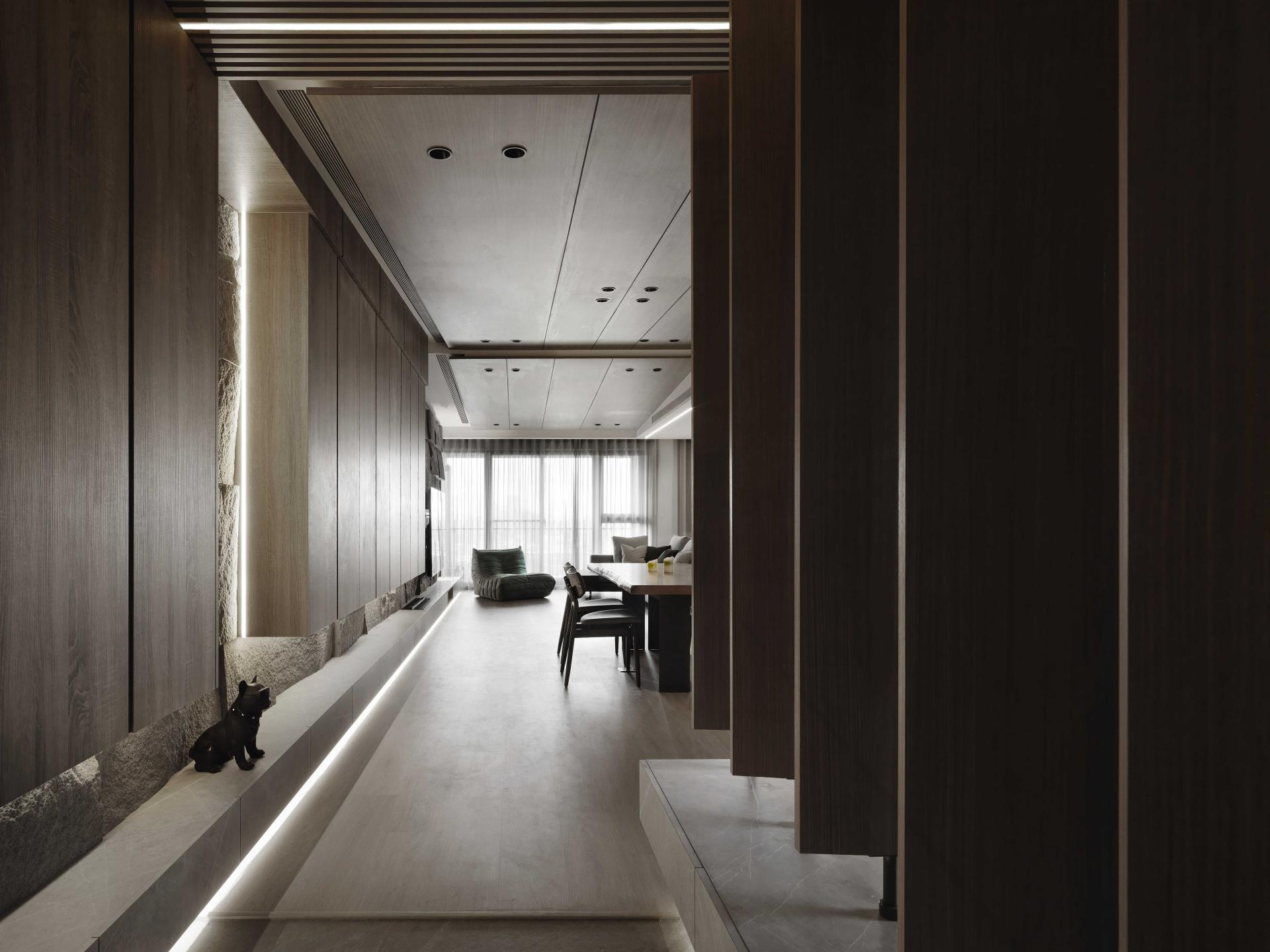 London Design Awards Winner - wooden narrative。rock
