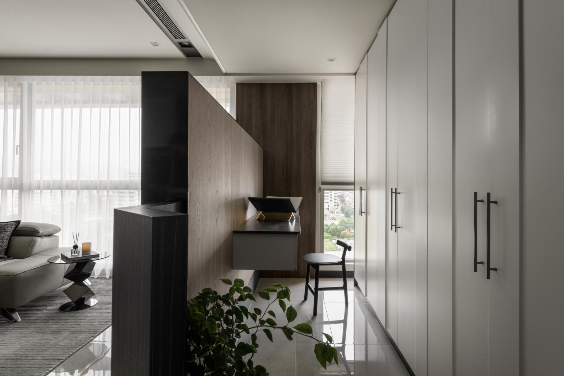 London Design Awards Winner - Glimmers of Intelligence