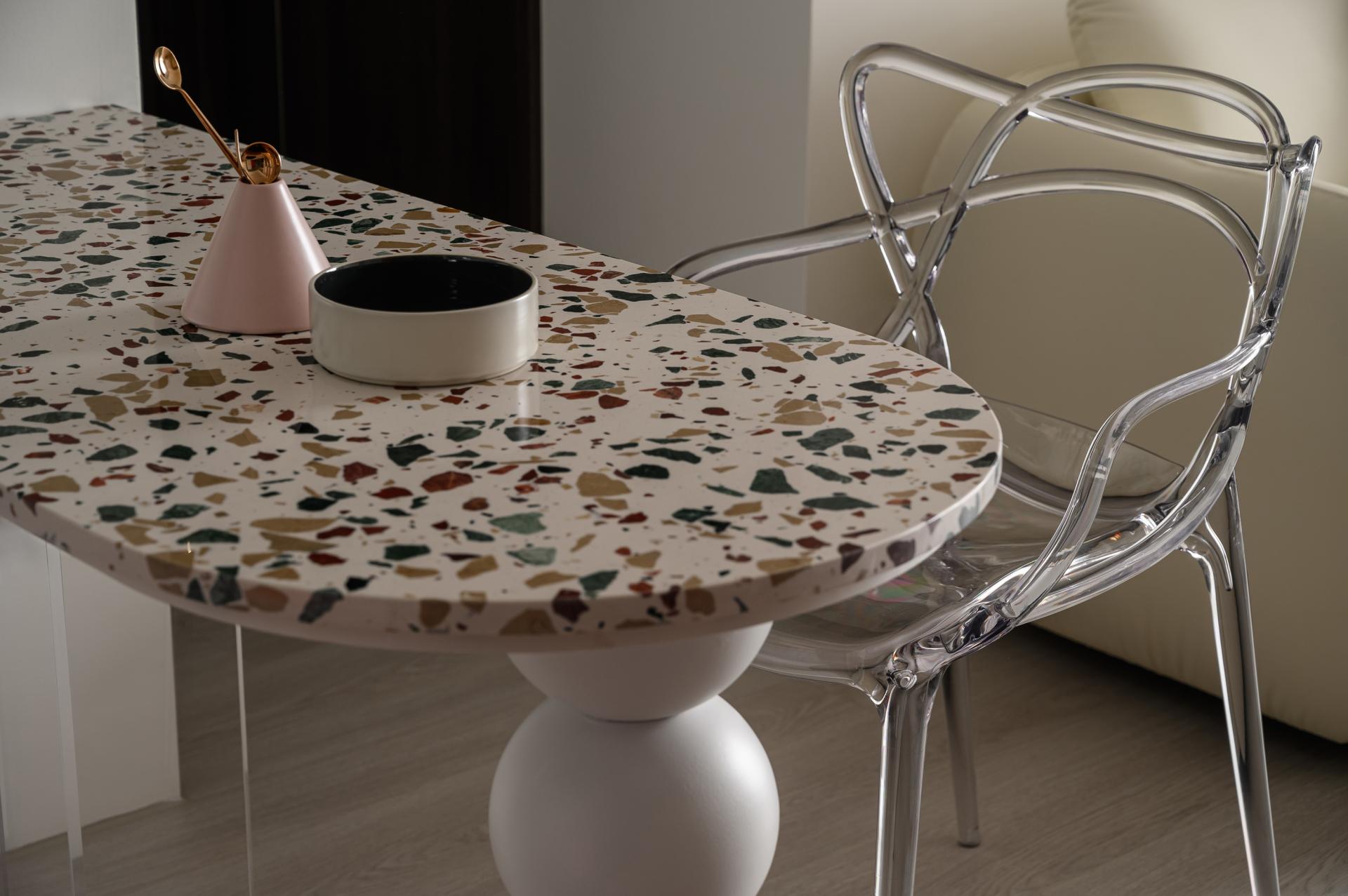 London Design Awards Winner - The Red Pivot