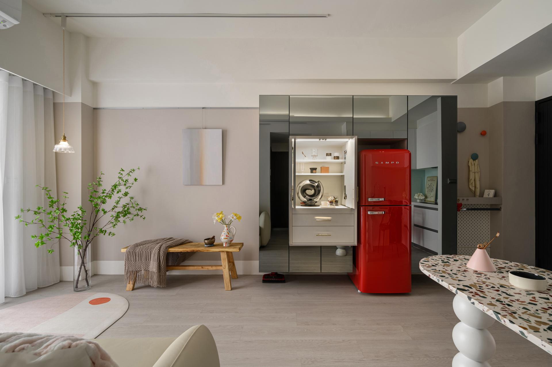 London Design Awards Winner - The Red Pivot