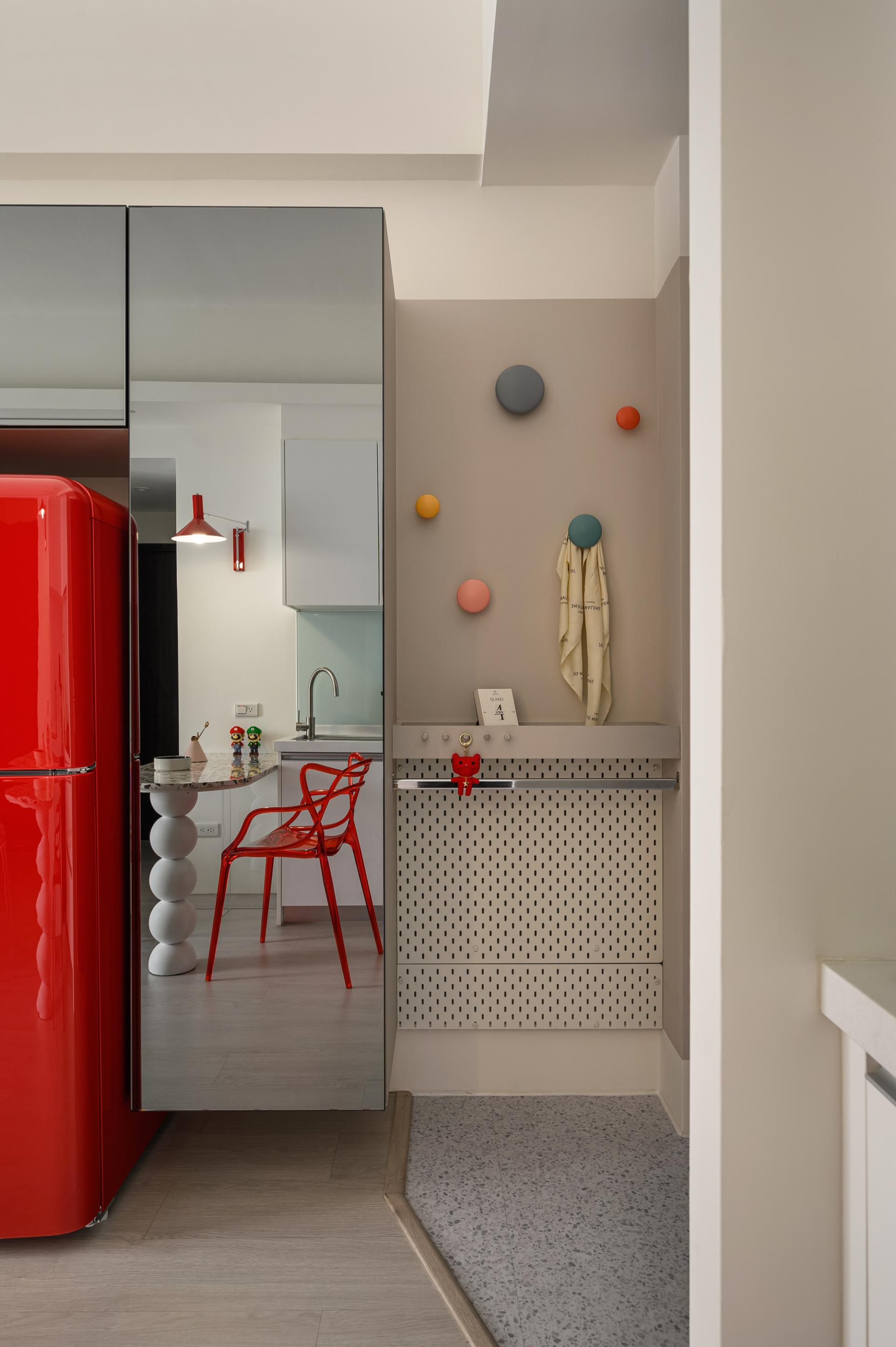 London Design Awards Winner - The Red Pivot