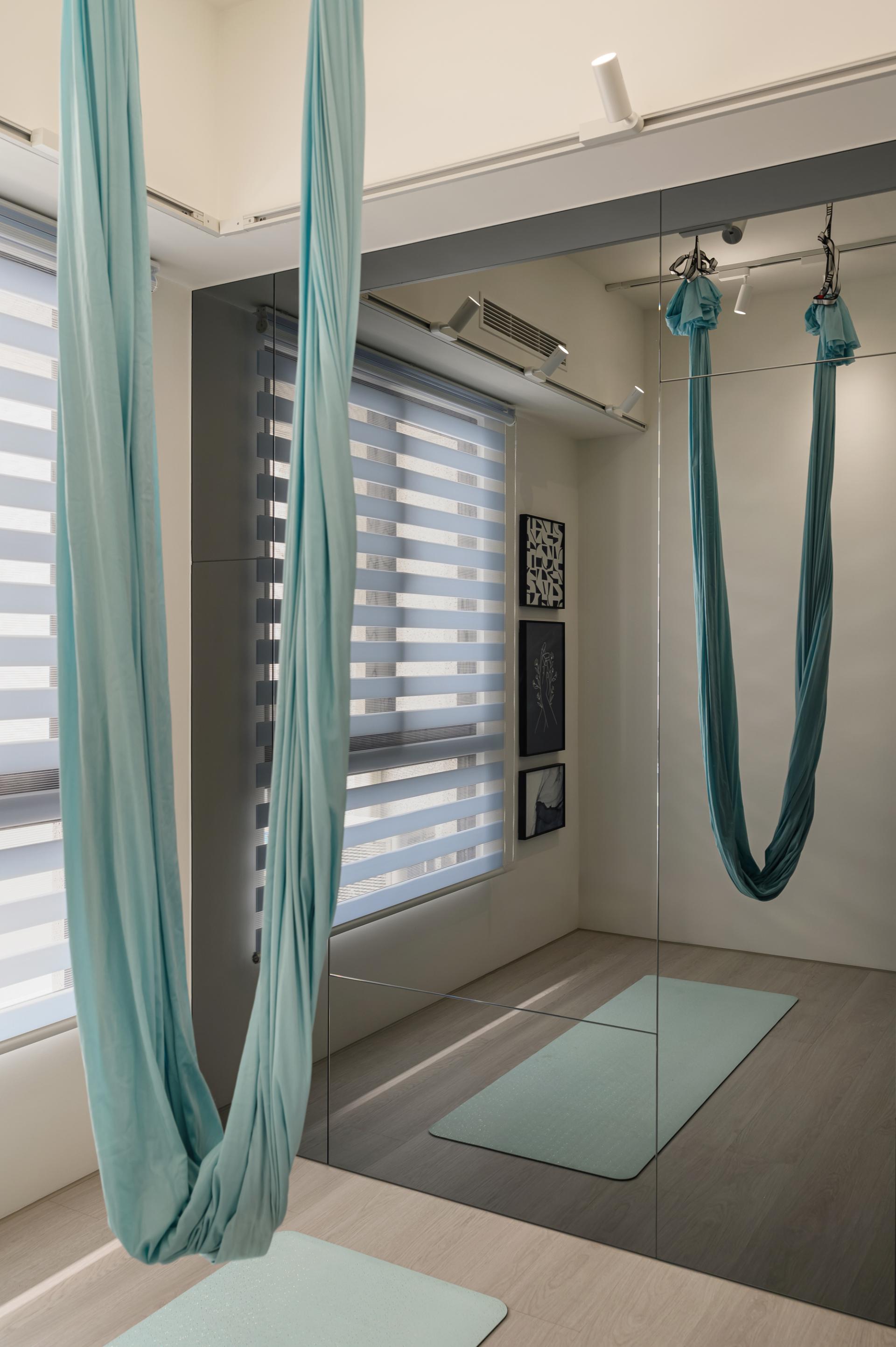 London Design Awards Winner - The Red Pivot