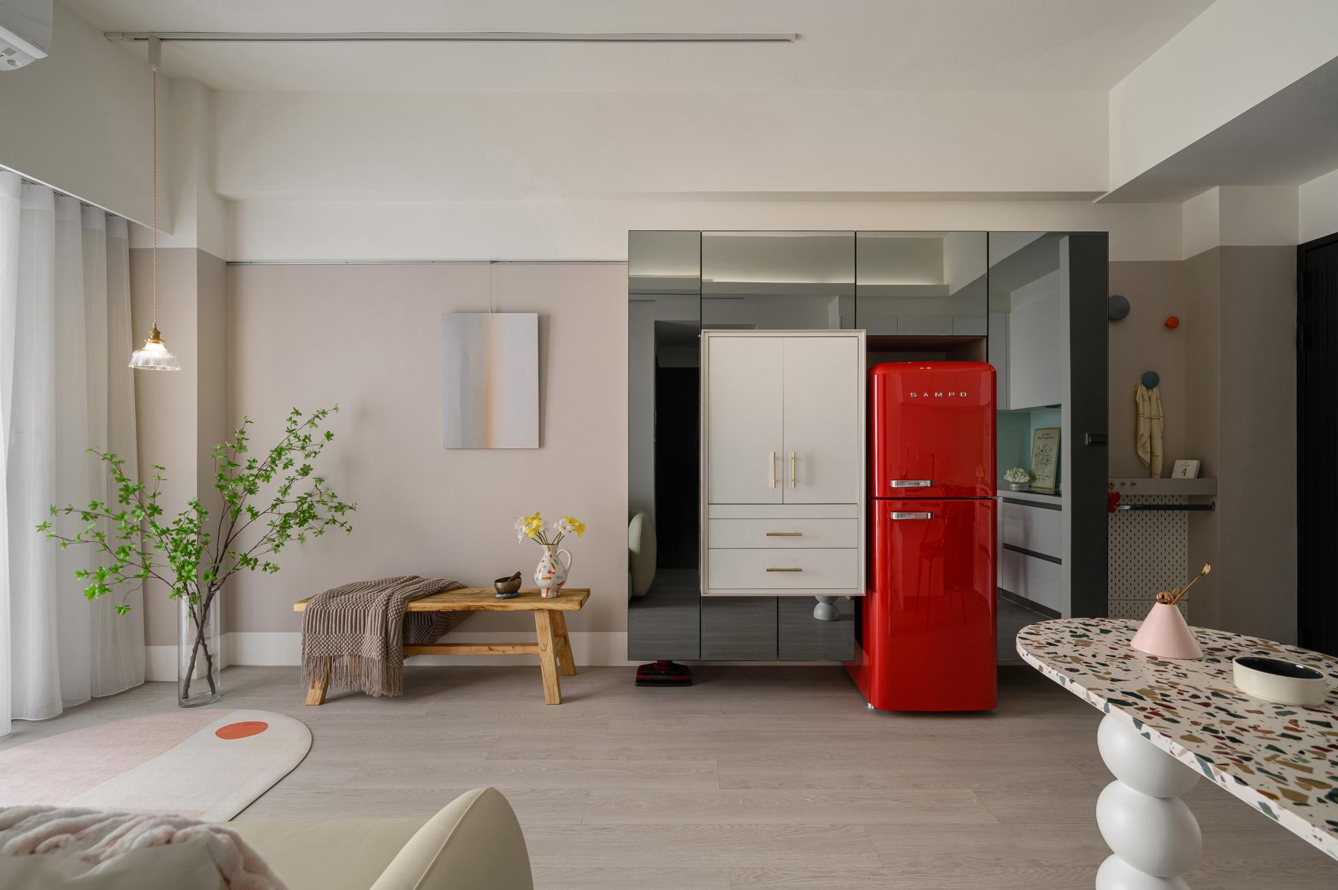 London Design Awards Winner - The Red Pivot