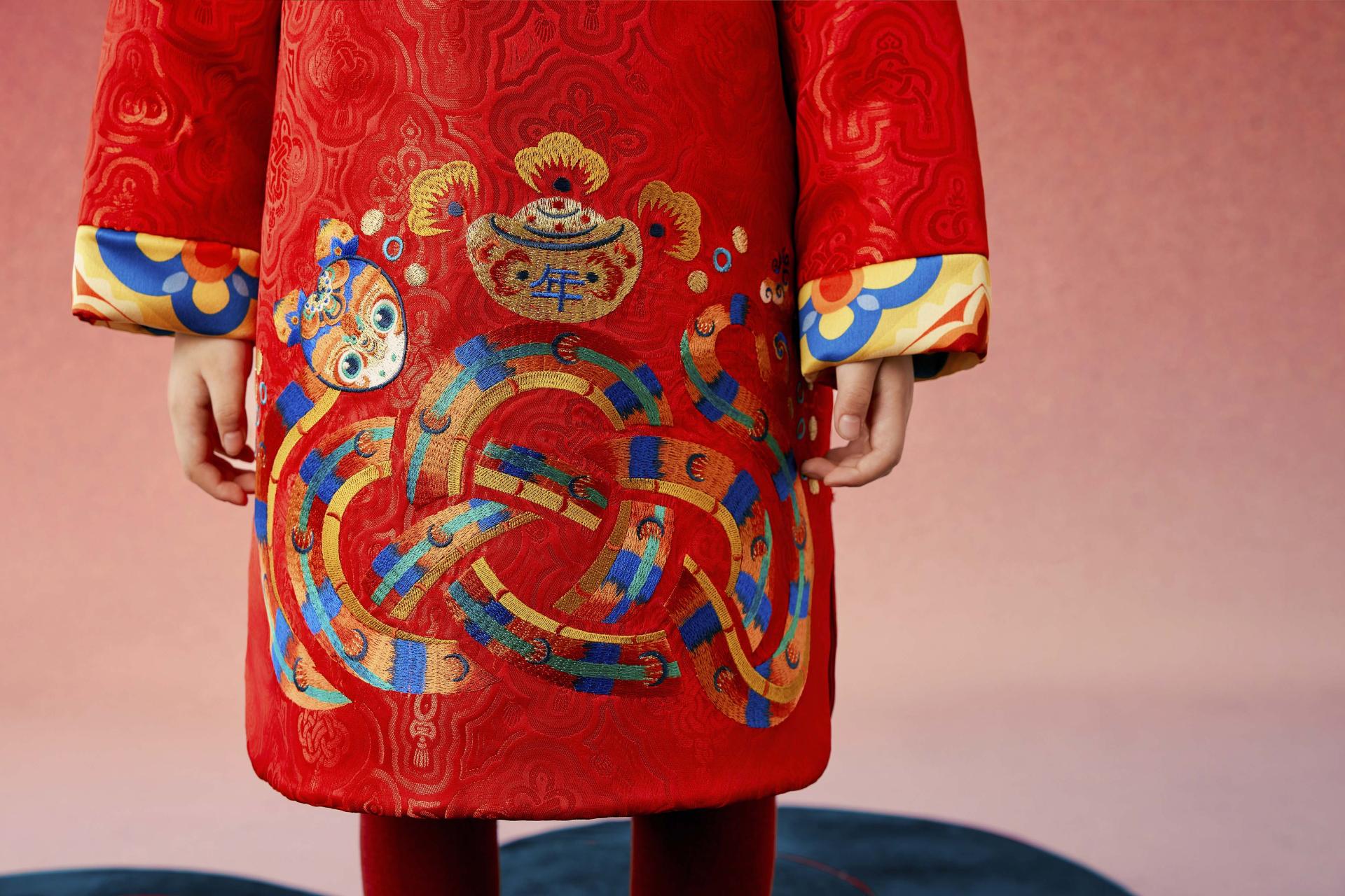 London Design Awards Winner -  Serpent Brings Fortune