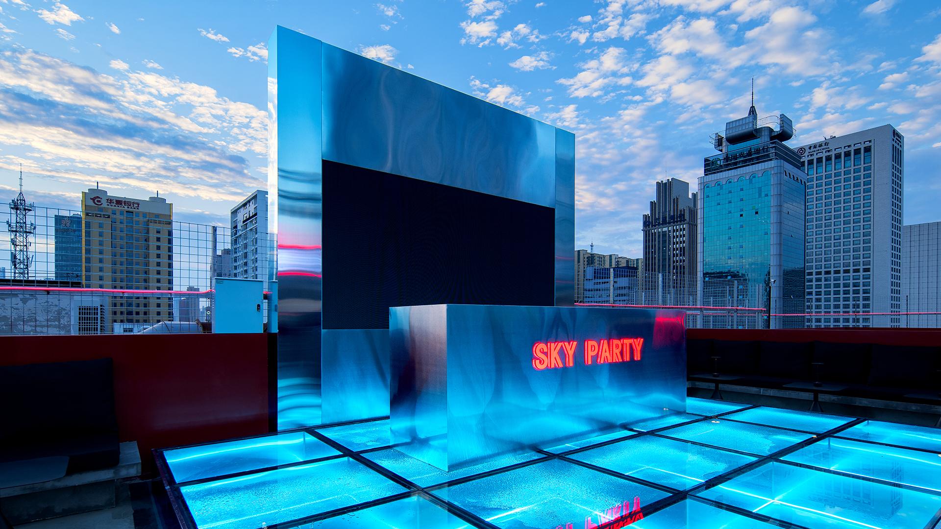 London Design Awards Winner - SKY PARTY