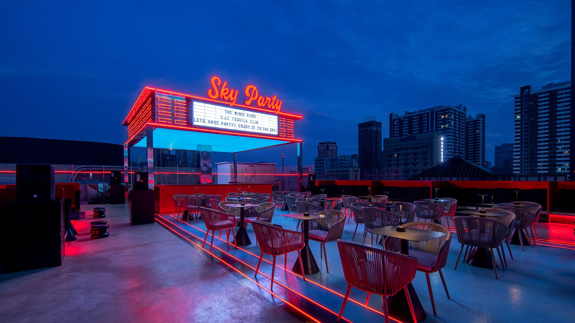 London Design Awards Winner - SKY PARTY