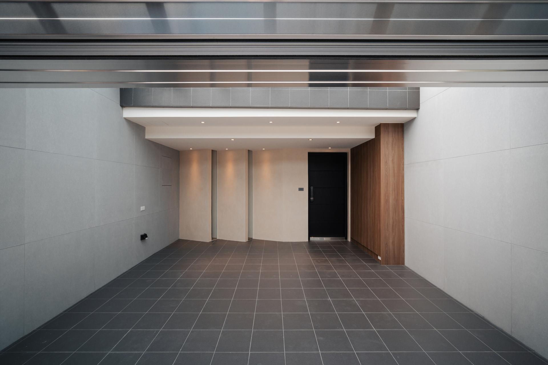 London Design Awards Winner - Light Reflection Residence