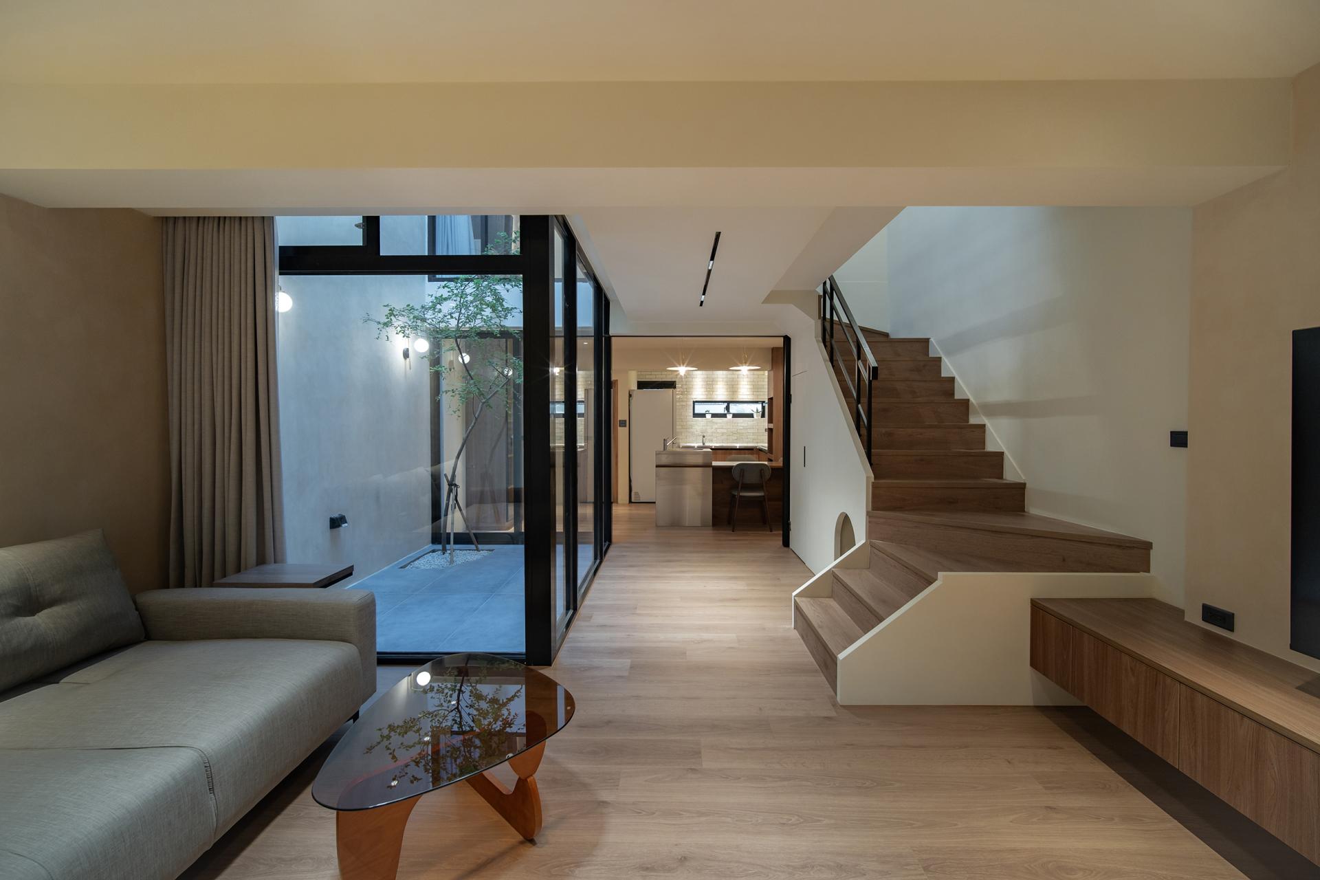 London Design Awards Winner - Light Reflection Residence