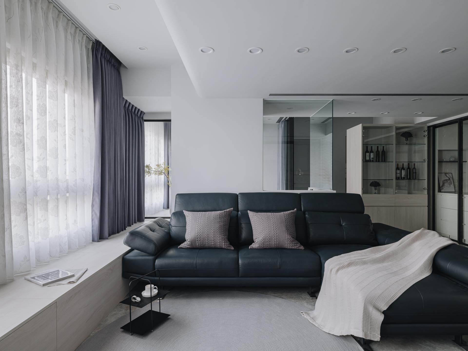 London Design Awards Winner - Grisaille Whispers, Alicante Veil