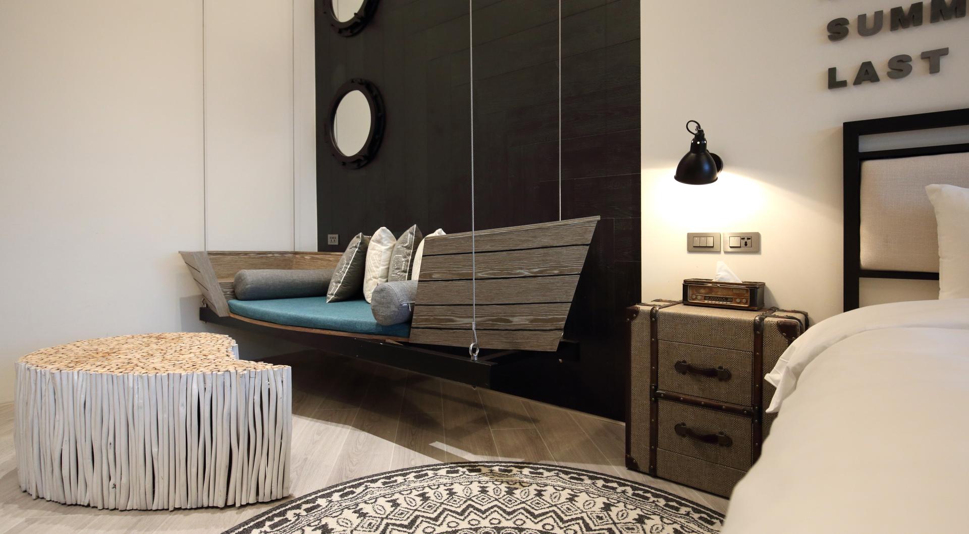 London Design Awards Winner - BEFORE SUNRISE