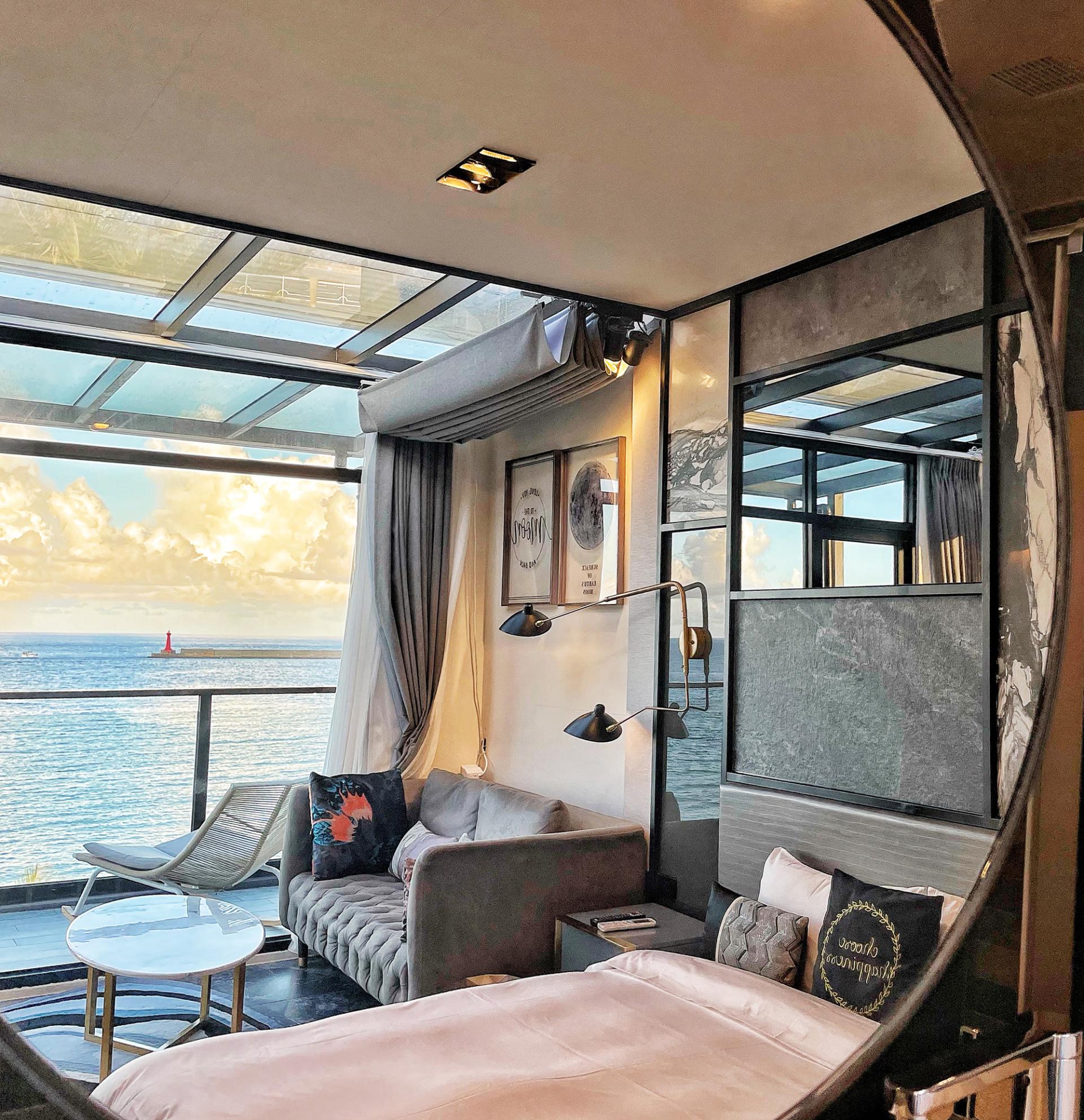 London Design Awards Winner - BEFORE SUNRISE