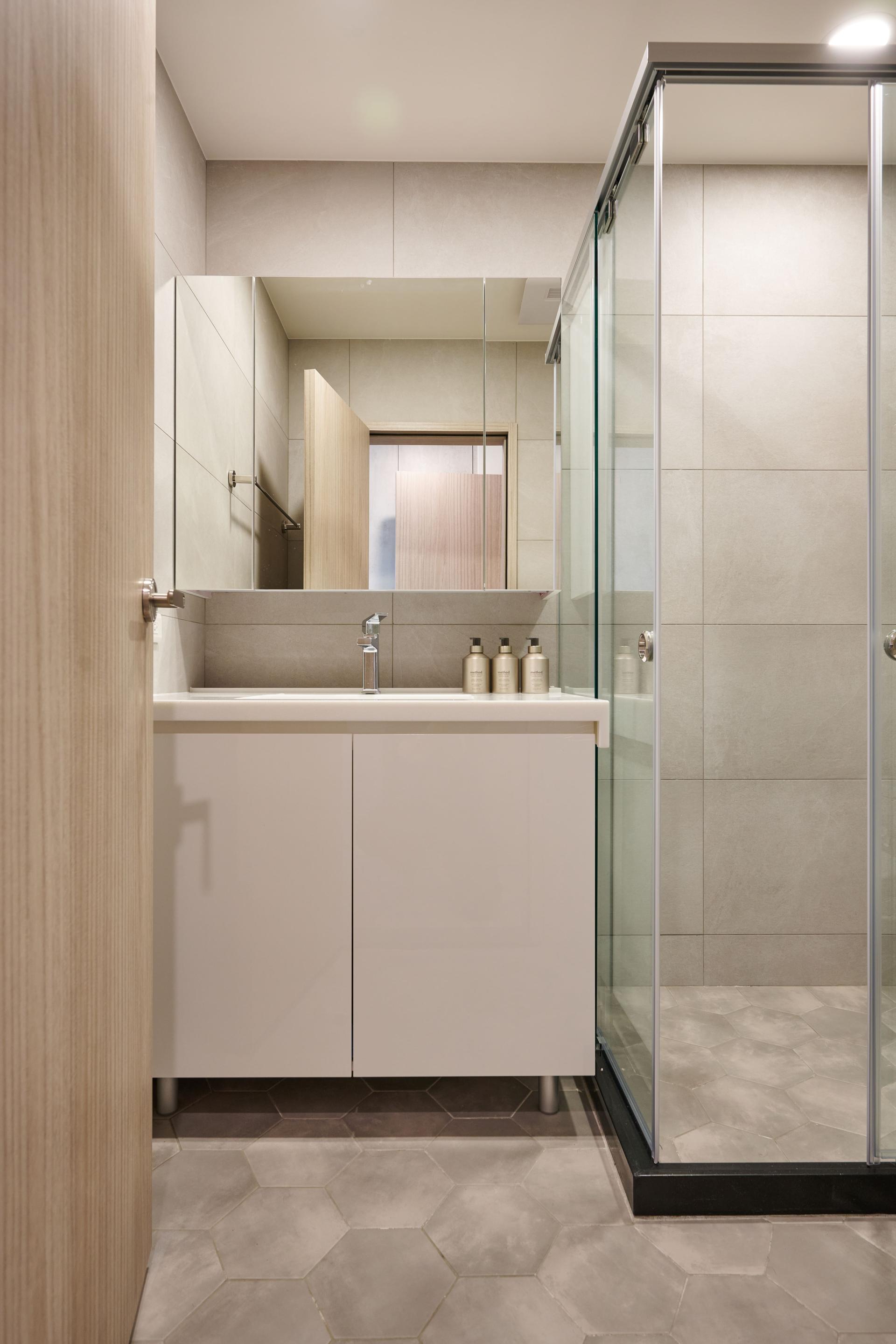 London Design Awards Winner - Worlds Within Rhythmic Simplicity