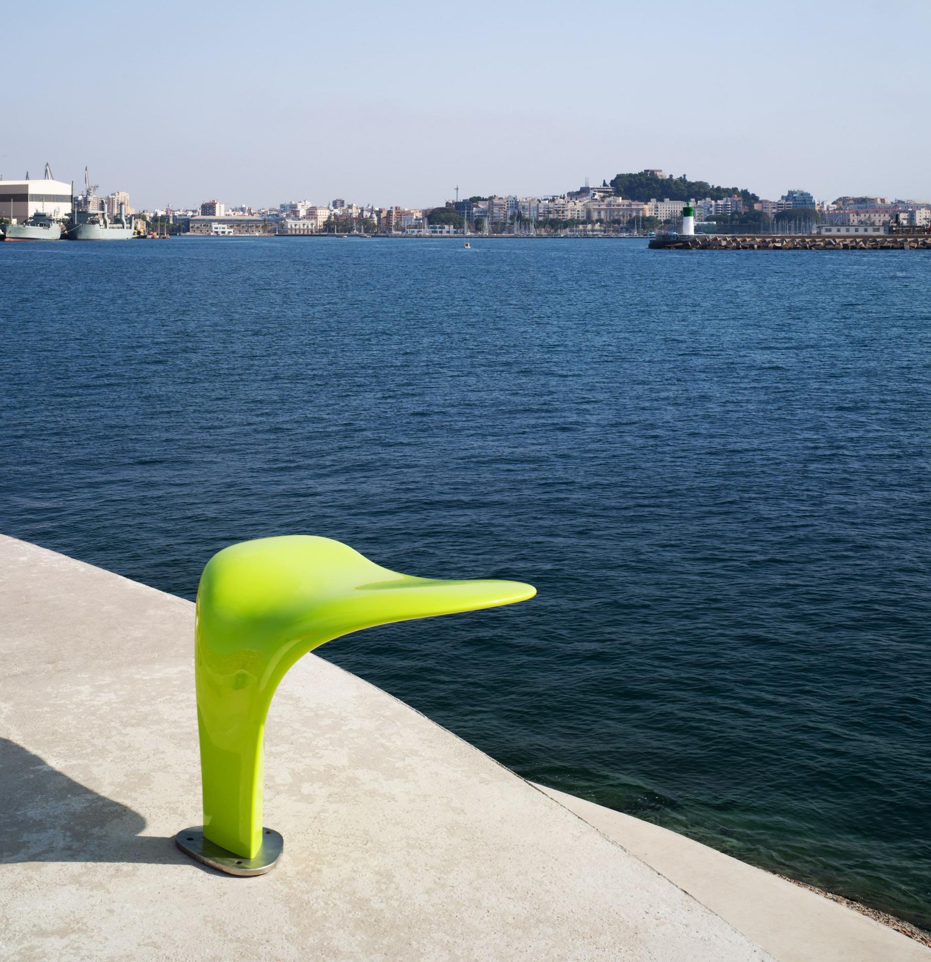 London Design Awards Winner - WHALE TAIL Bench