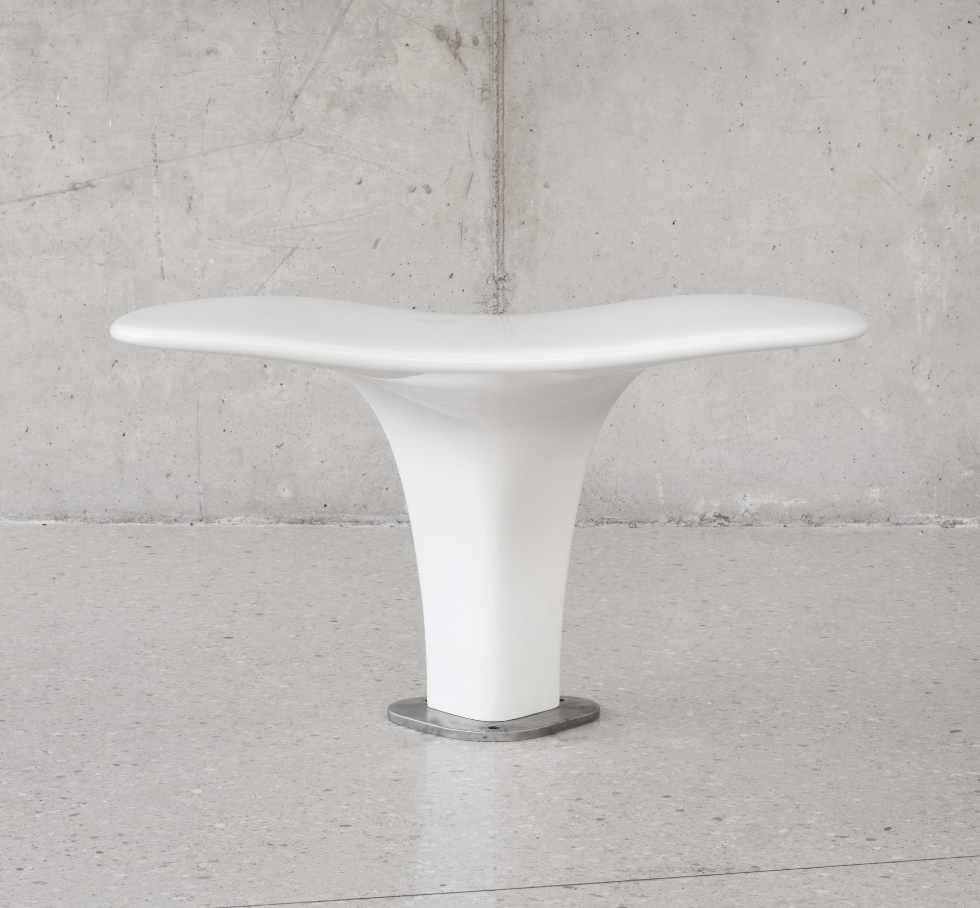 London Design Awards Winner - WHALE TAIL Bench