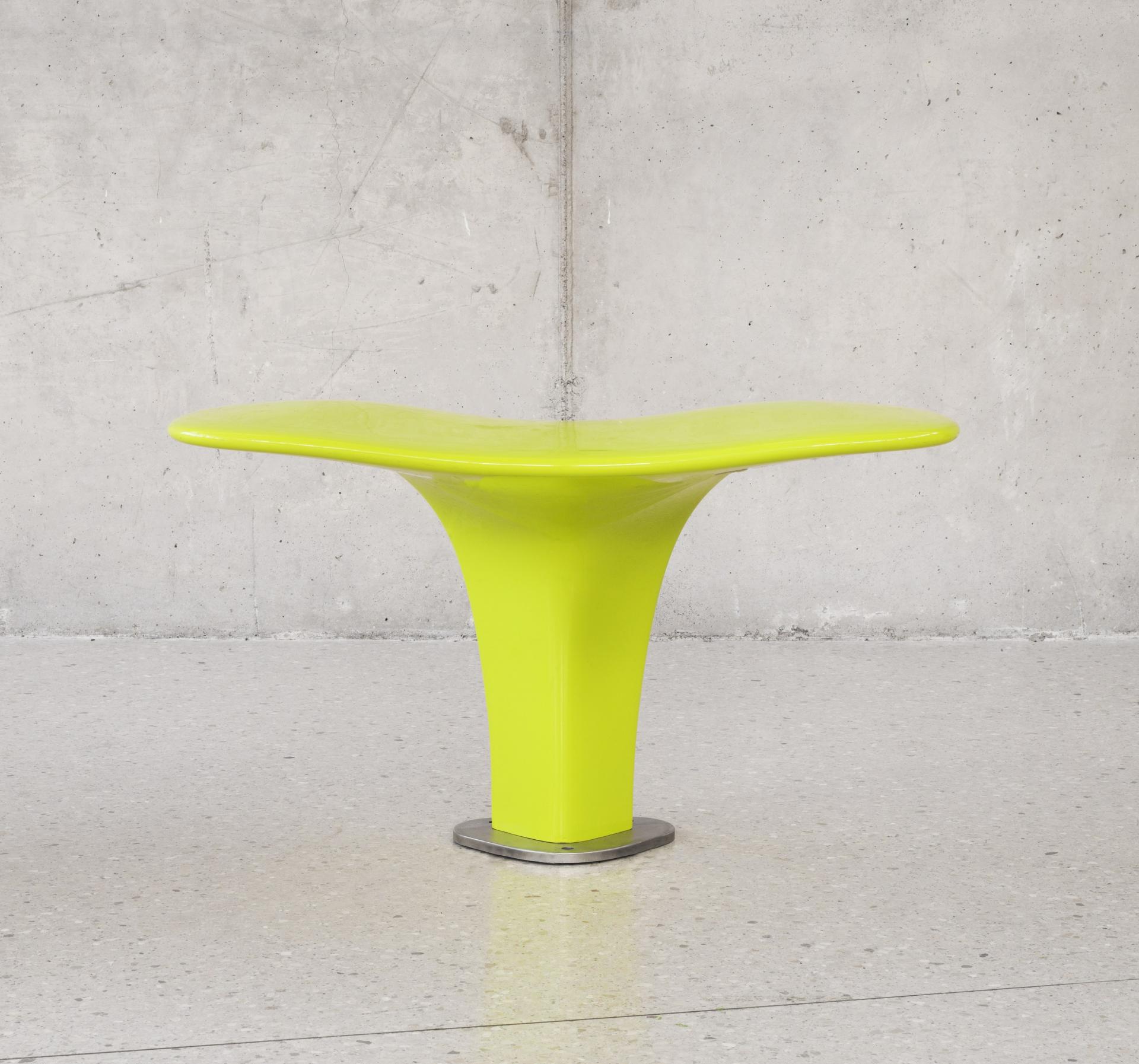 London Design Awards Winner - WHALE TAIL Bench
