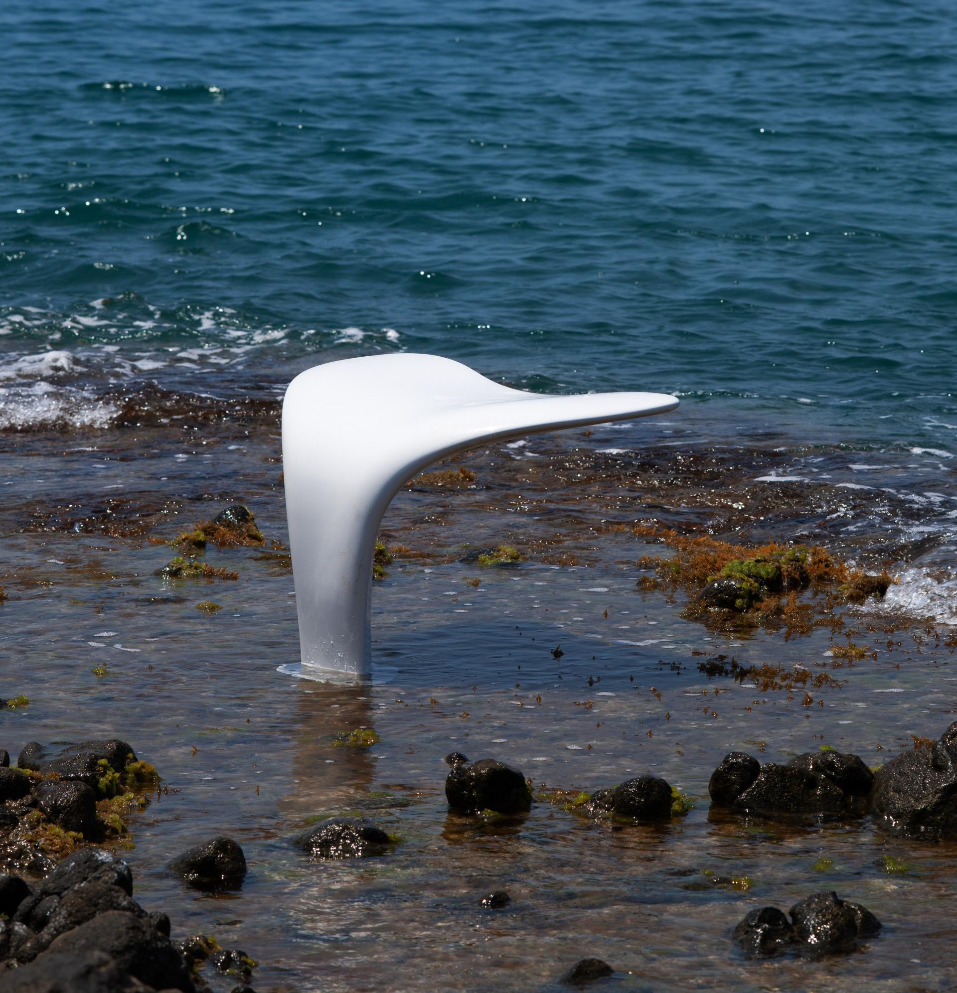 London Design Awards Winner - WHALE TAIL Bench