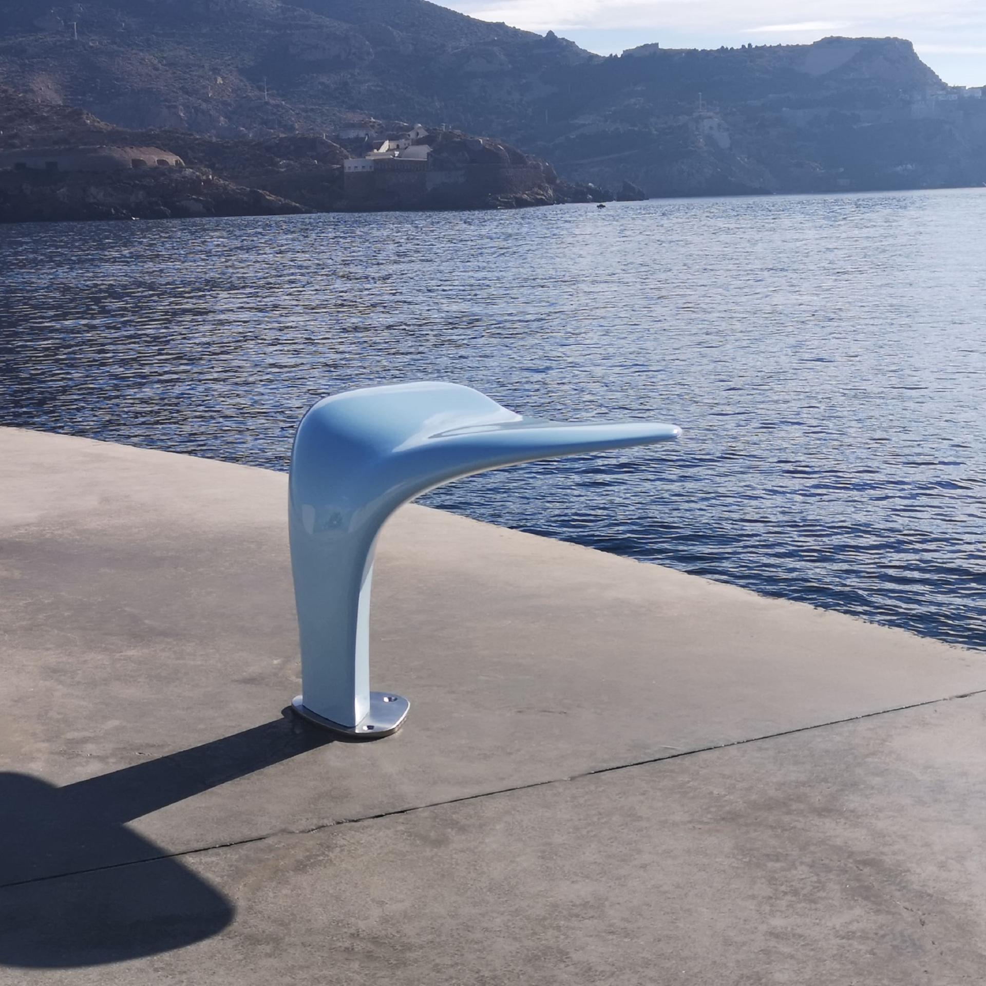 London Design Awards Winner - WHALE TAIL Bench