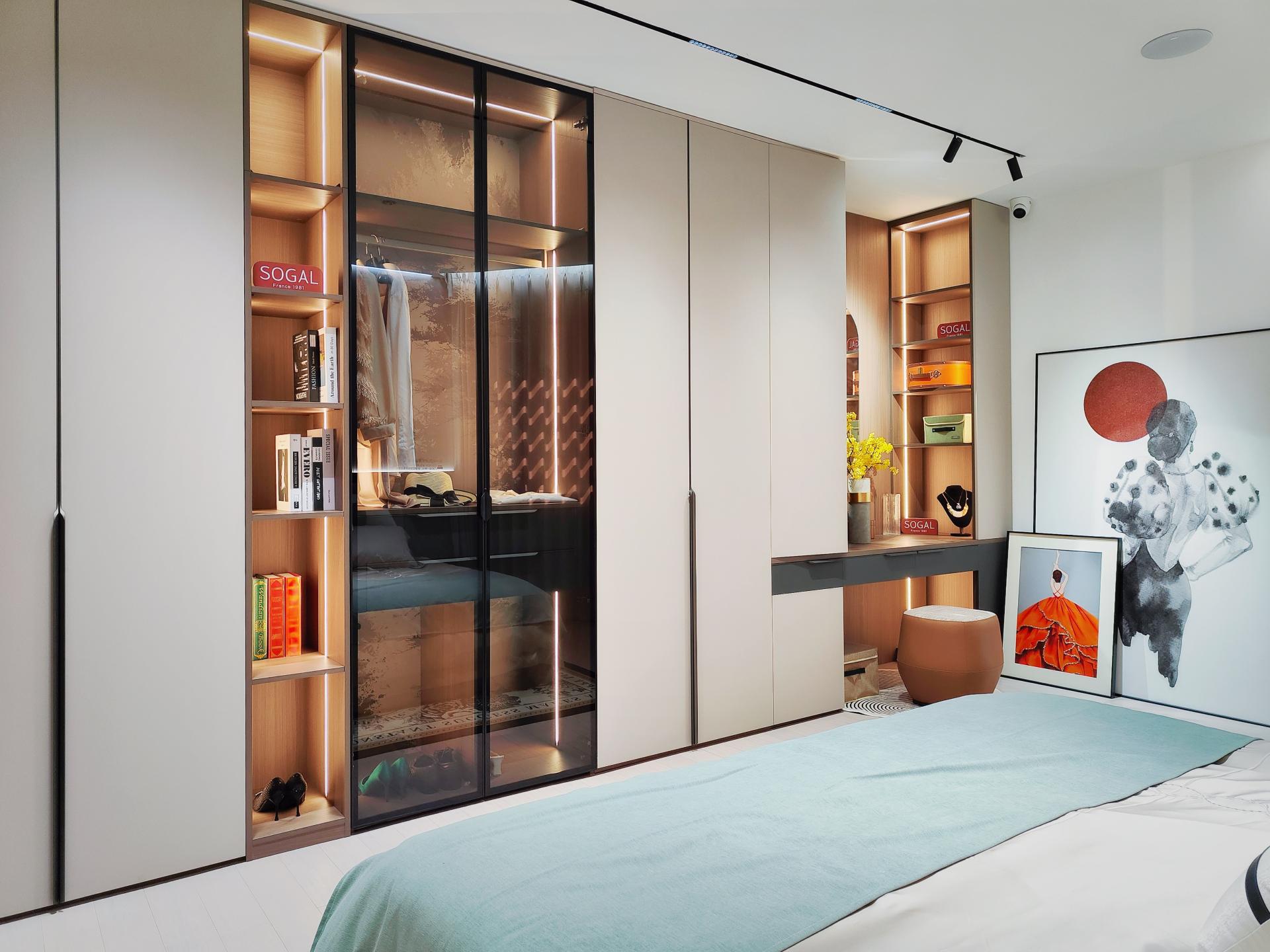 London Design Awards Winner - Dance of Illusionary Colors