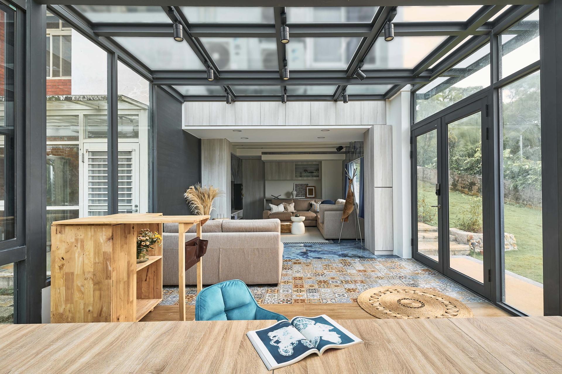 London Design Awards Winner - Beneath The Splendid Starry Sky