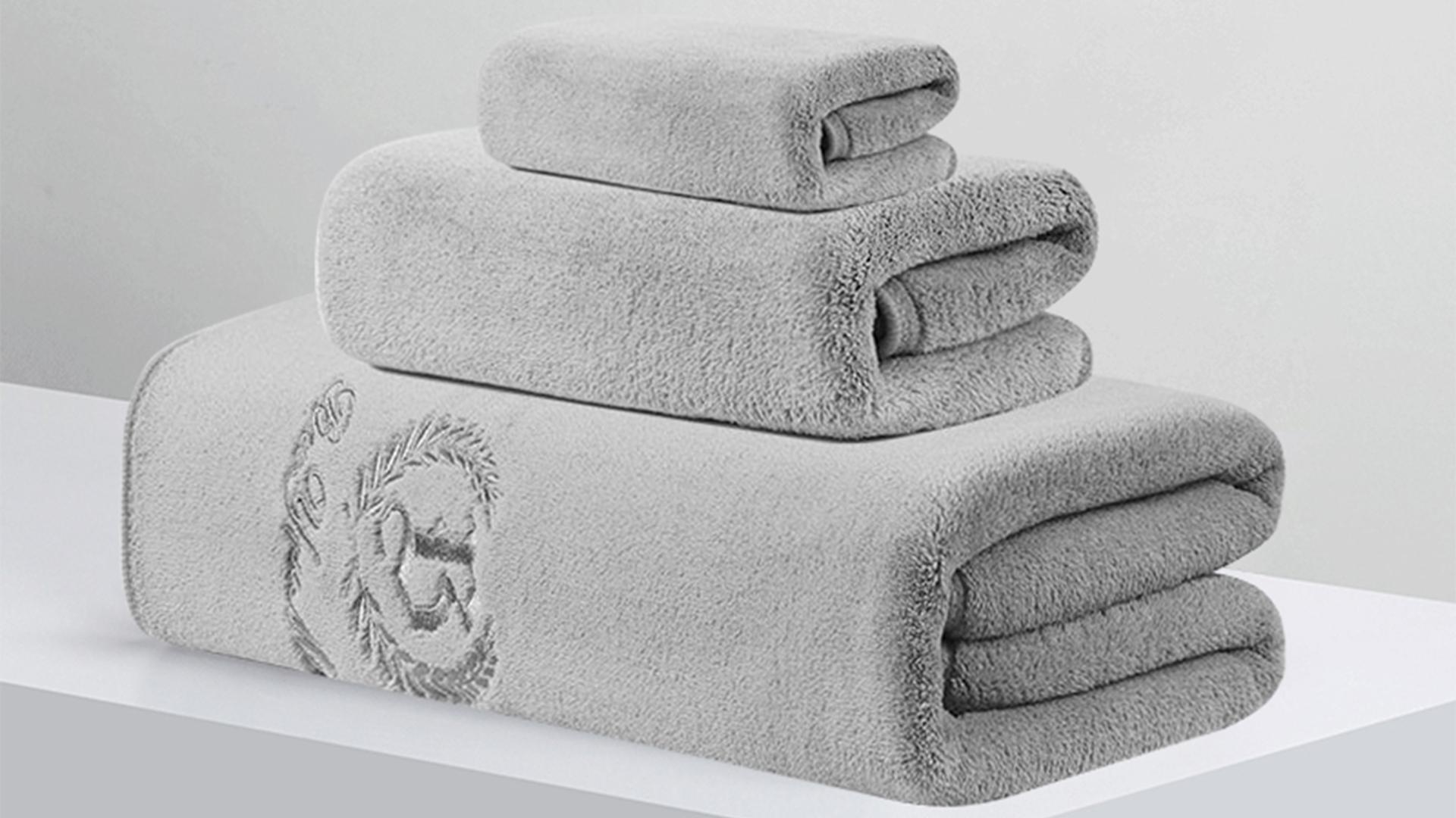London Design Awards Winner - Snow Bath Towel